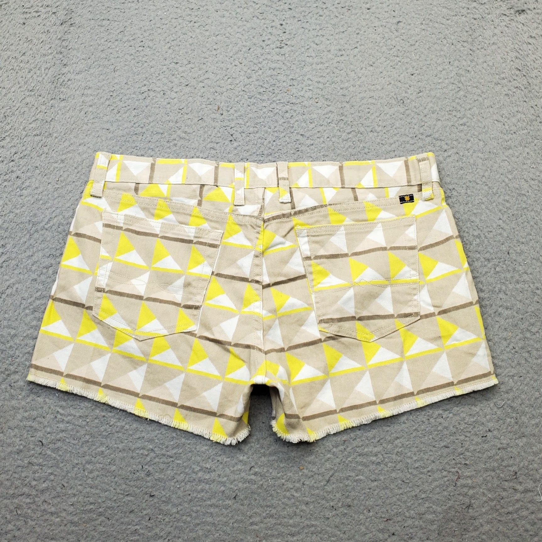 Lucky Brand Lucky Brand Riley Shorts Womens 10 Geometric Summer Comfort Fit Denim 5-Pocket Casual Travel White? Size 32" / US 10 / IT 46 - 2 Thumbnail