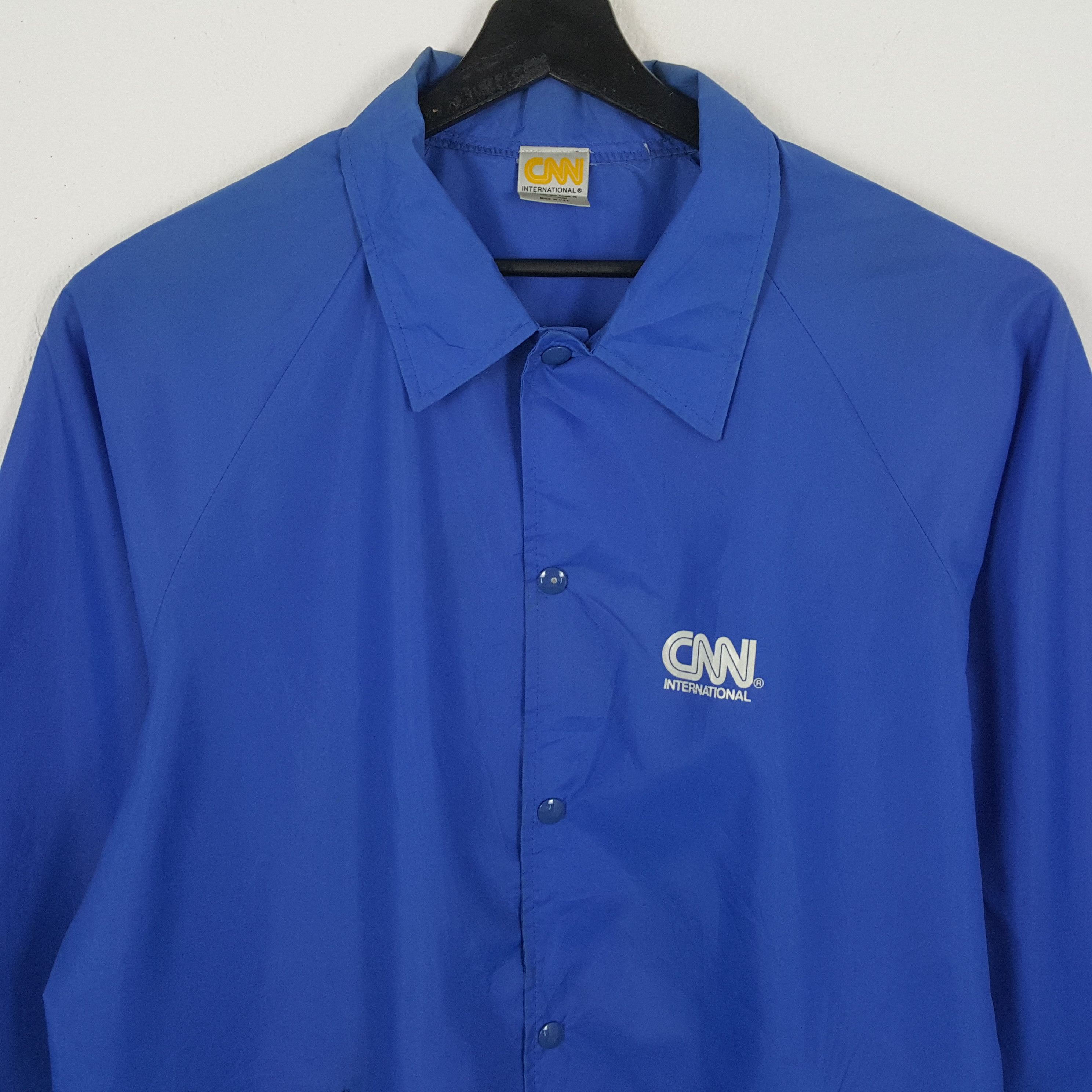 Vintage CNN INTERNATIONAL Big Logo Back Design Windbreaker Jacket Size US L / EU 52-54 / 3 - 4 Thumbnail
