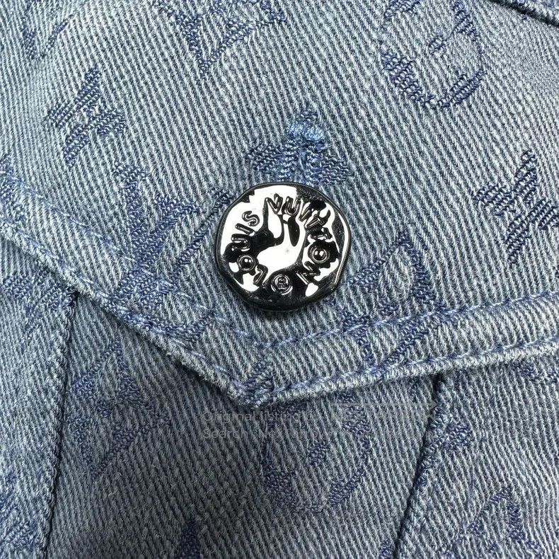 Louis Vuitton Louis Vuitton Blue long-sleeved denim jacket with full pri Size US M / EU 48-50 / 2 - 5 Thumbnail