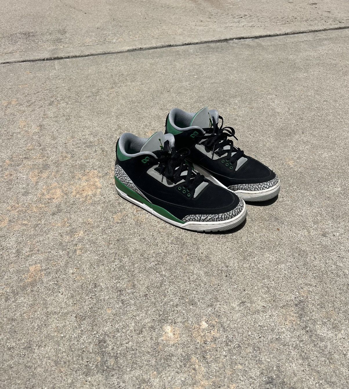 Jordan Brand Jordan 3 Pine Green Size US 11 / EU 44 - 1 Thumbnail
