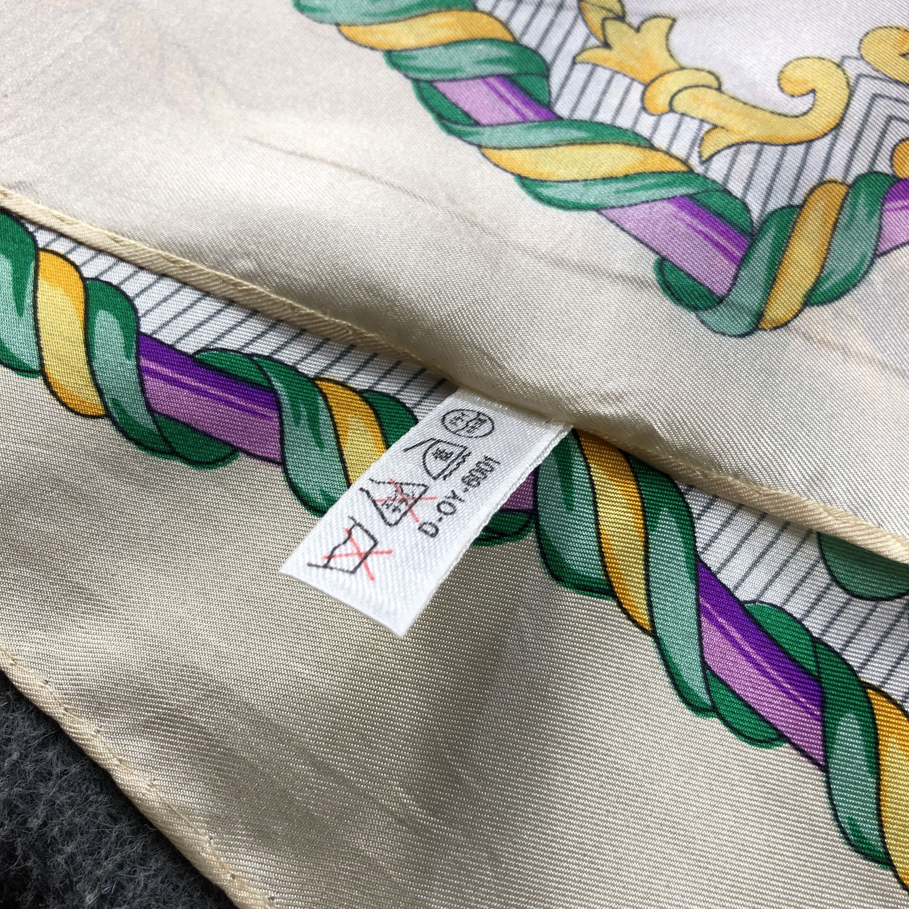 Vintage Luxury Gold Chains Silk Scarf M1123 Size ONE SIZE - 5 Thumbnail