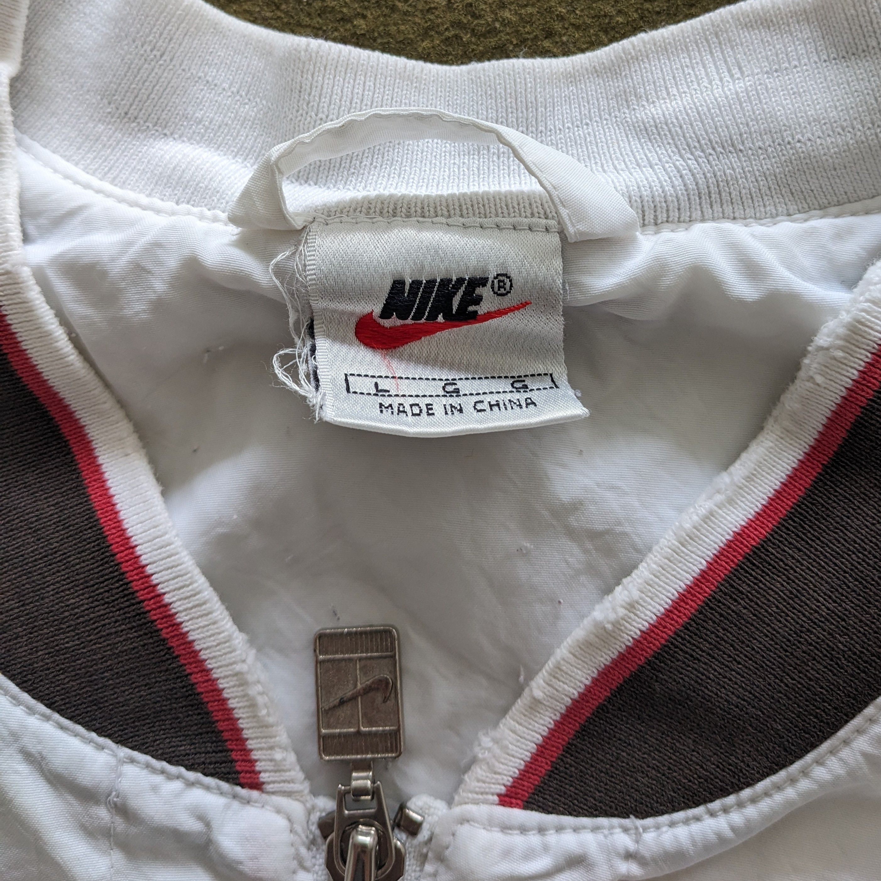 Nike Vintage NIKE Sportswear Brand Windbreaker Jacket Size US L / EU 52-54 / 3 - 5 Thumbnail