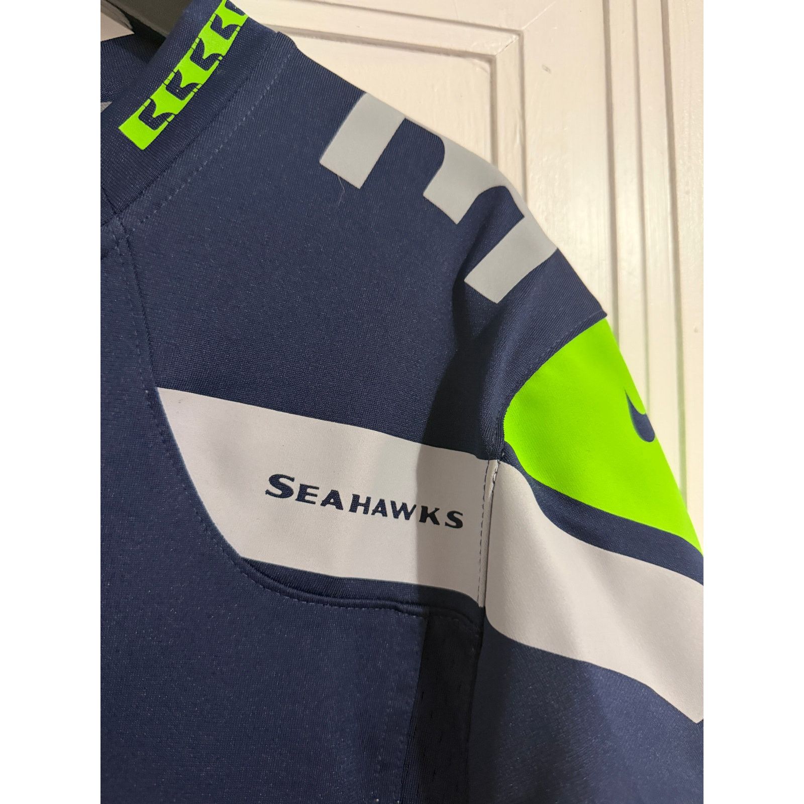 Nike Russell Wilson Seattle Seahawks Nike Football Jersey Size L Size US L / EU 52-54 / 3 - 5 Thumbnail