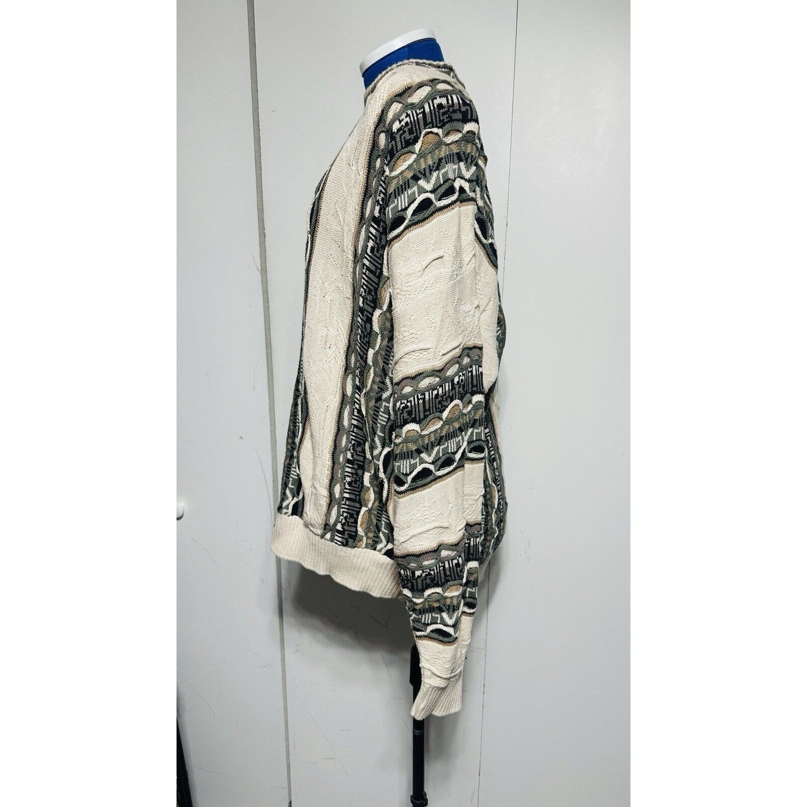 Coogi Vintage Coogi Style 3D Knit Pattern Tundra Sweater Mens XL Size US XL / EU 56 / 4 - 4 Thumbnail