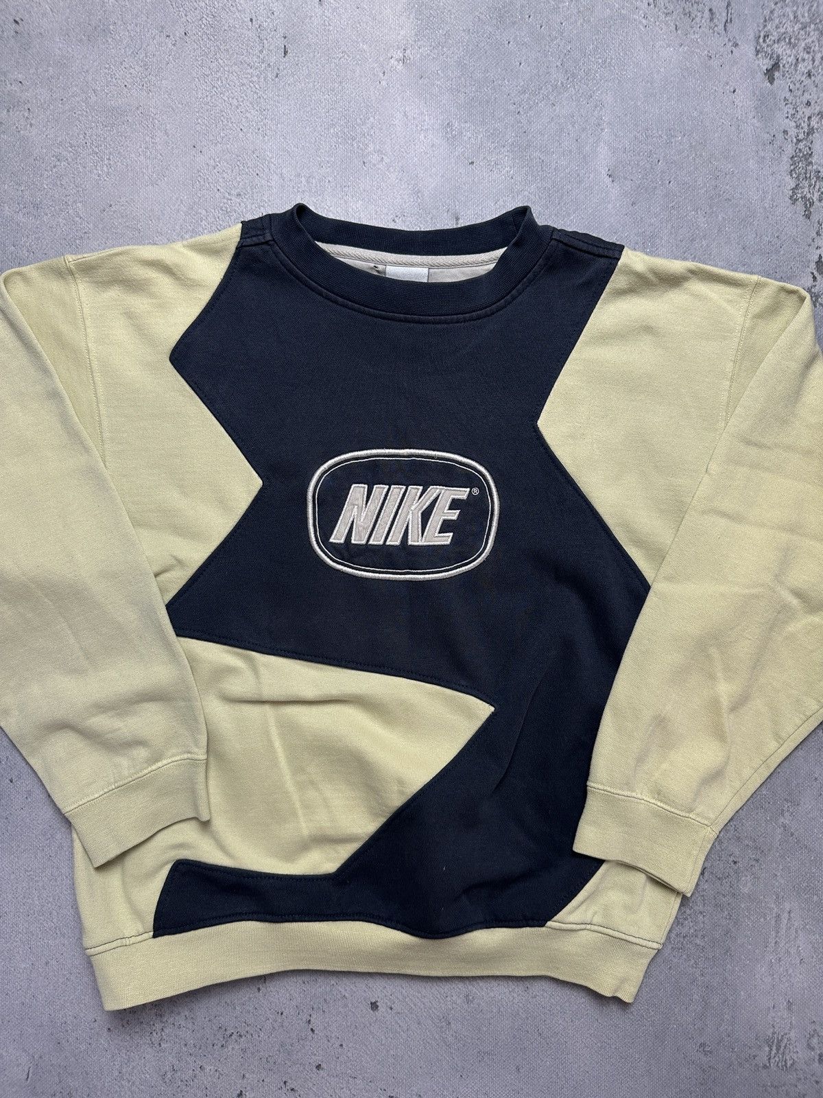 Nike Vintage Crewneck Nike boxy center swoosh y2k fits logo USA Size US M / EU 48-50 / 2 - 4 Thumbnail