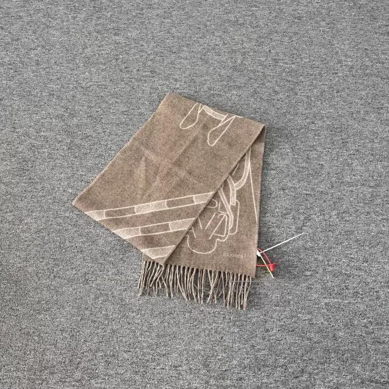 Hermes Hermes Beige Horse-bit Fringe Cashmere Scarf Size ONE SIZE - 2 Thumbnail