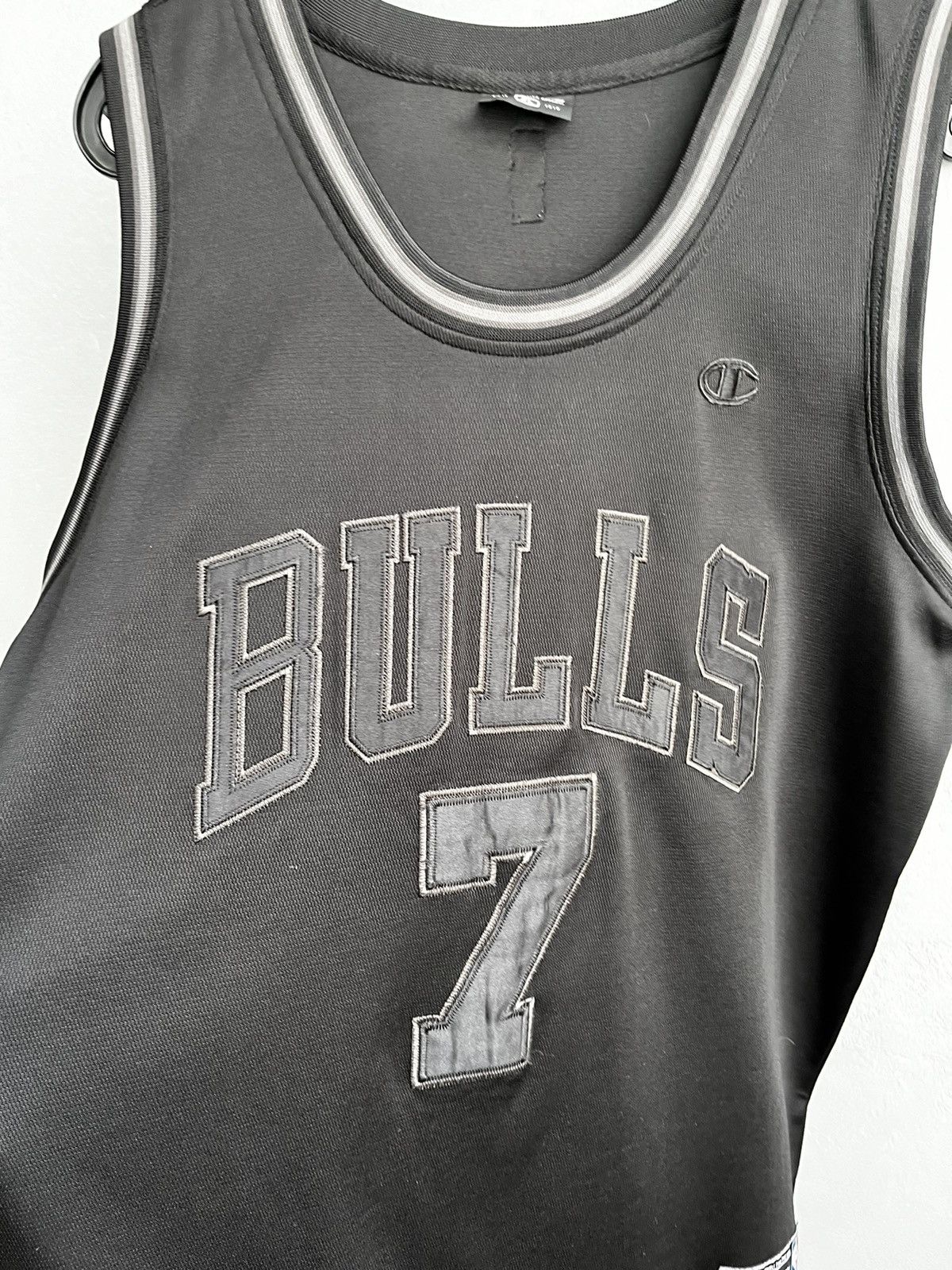 NBA × Vintage Champion Bulls Gordon 7 jersey Size US XL / EU 56 / 4 - 2 Thumbnail