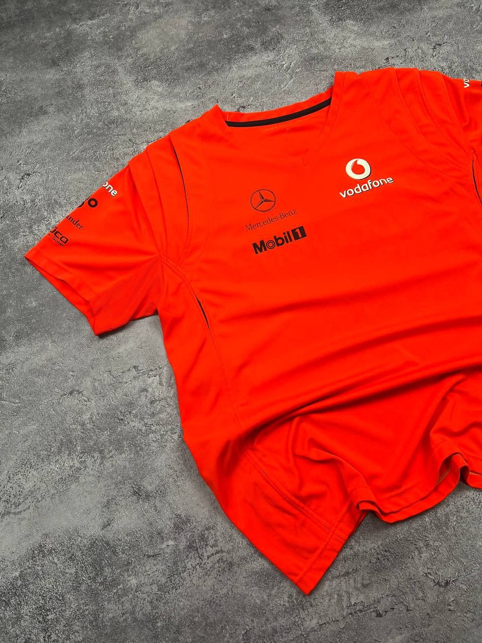 Formula 1 Mercedes Benz Vodafone Hugo Boss F1 T-Shirt Size US XL / EU 56 / 4 - 2 Thumbnail