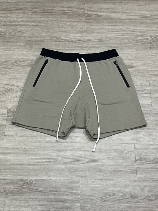 Fear of god fog essentials drawstring store shorts chinchilla