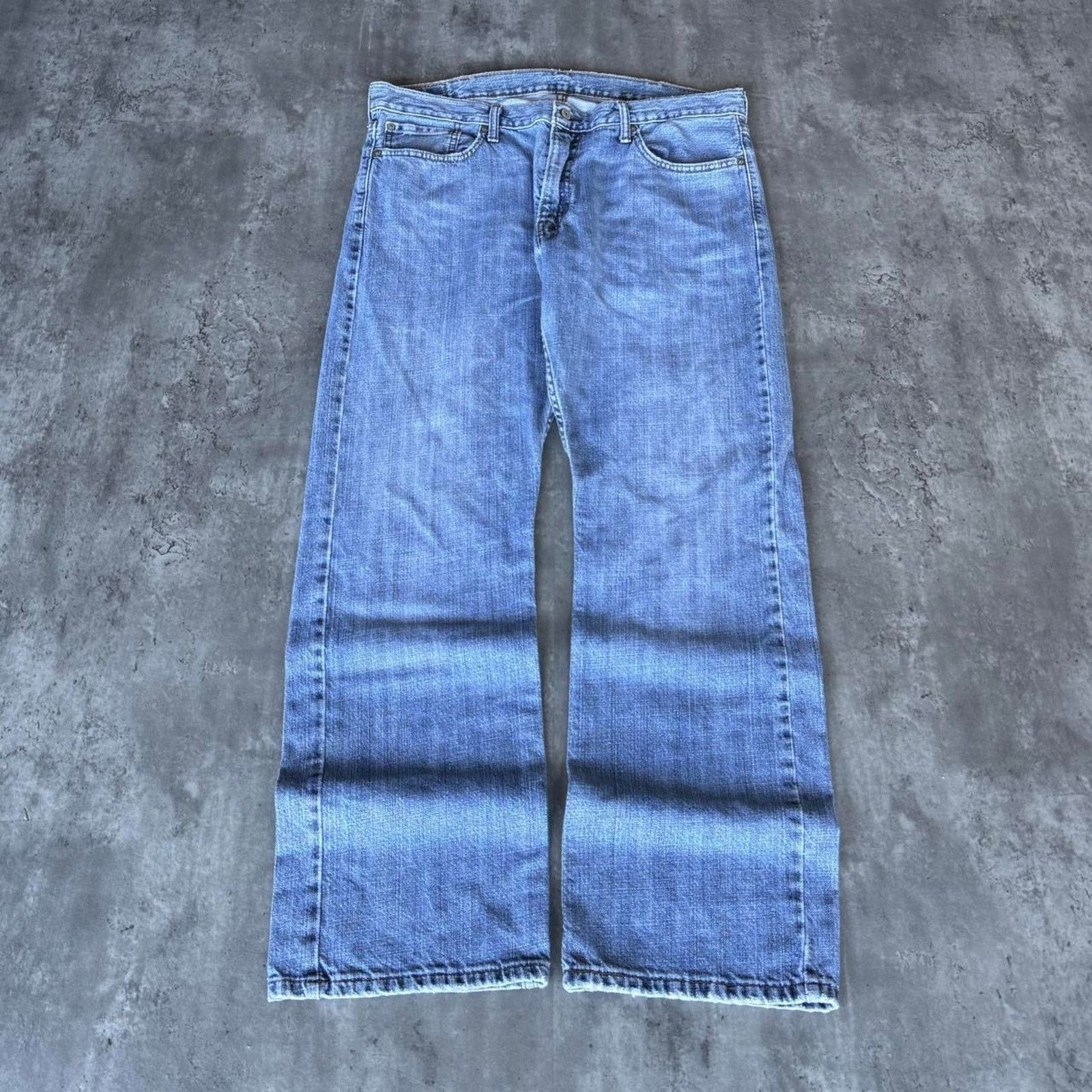 Levi's × Vintage Levi’s 514 Medium Wash Essential Denim Jeans Size US 38 / EU 54 - 2 Thumbnail