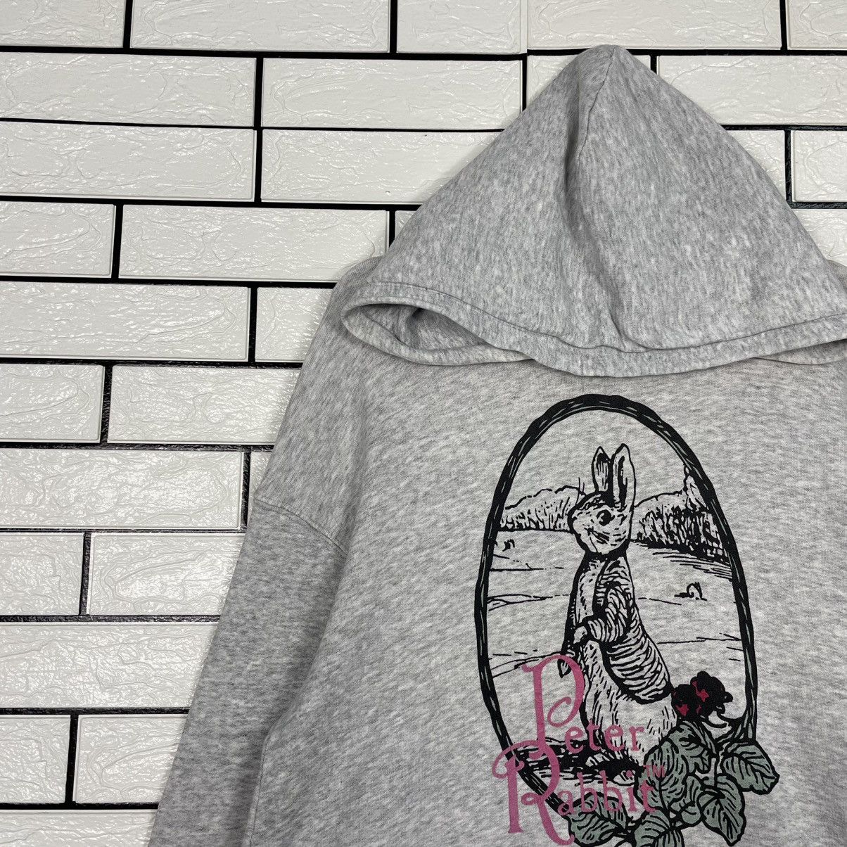 Uniqlo Uniqlo Petter Rabbit Pullover Hoodie Size US L / EU 52-54 / 3 - 6 Thumbnail