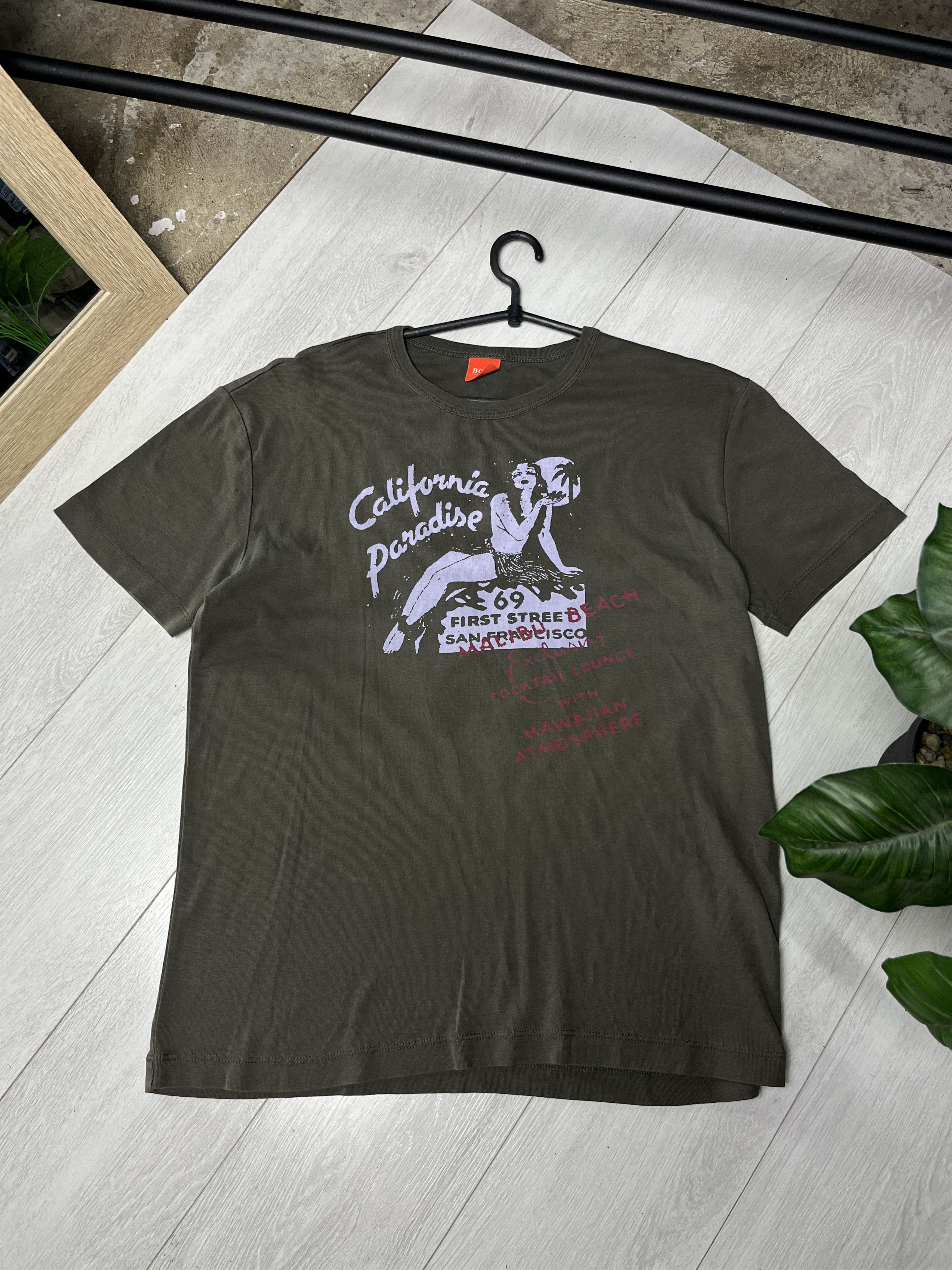 Vintage 2000s BOSS ORANGE TAB "CALIFORNIA PARADISE" TEE - 858 Size US L / EU 52-54 / 3 - 1 Thumbnail