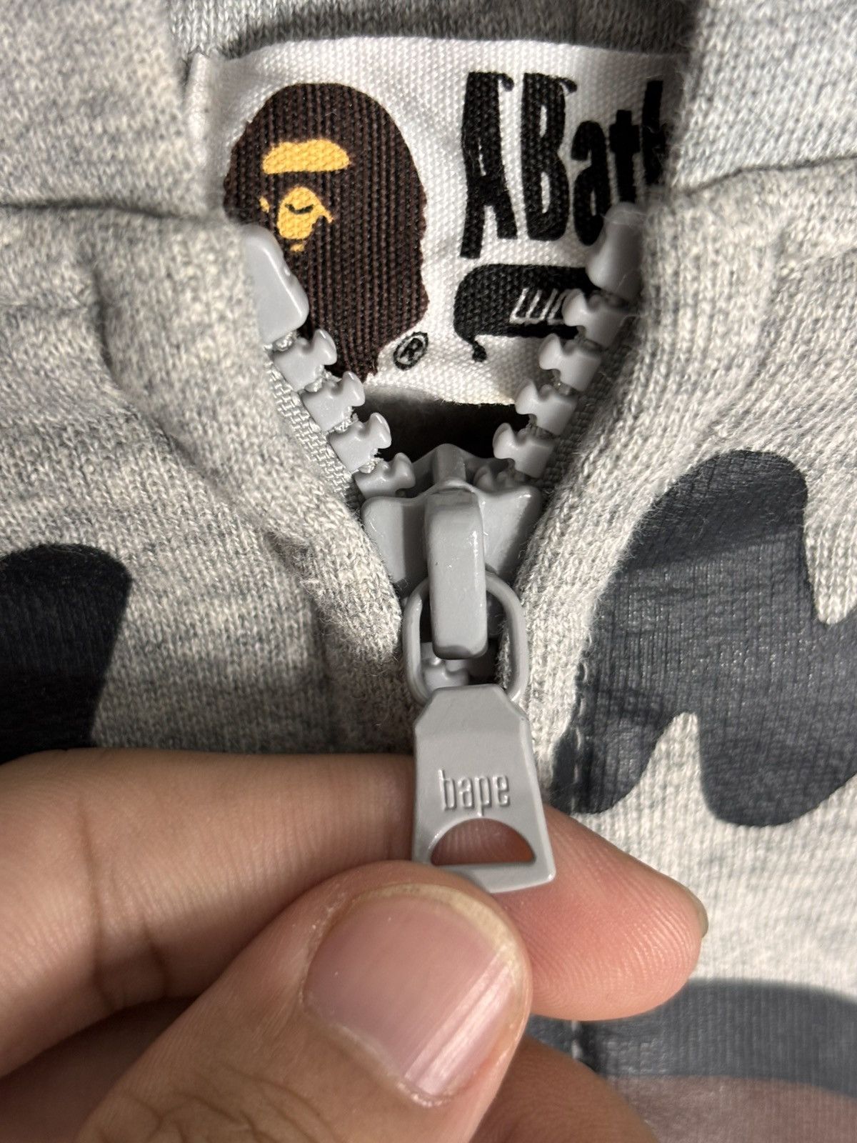 Bape Rare Bape Baby Milo Zip Up Hoodie Size US M / EU 48-50 / 2 - 13 Thumbnail