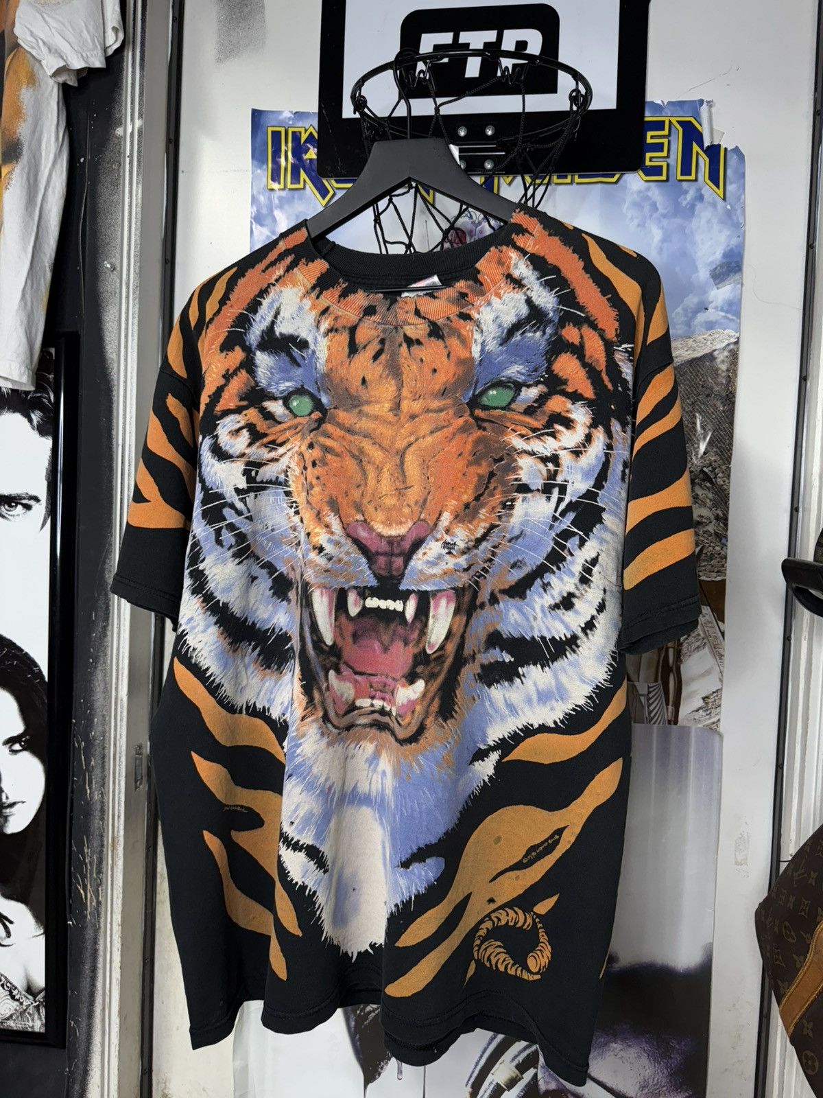 Liquid Blue Vintage 1995 Liquid Blue Tiger T-Shirt Adult Large Size US L / EU 52-54 / 3 - 5 Thumbnail