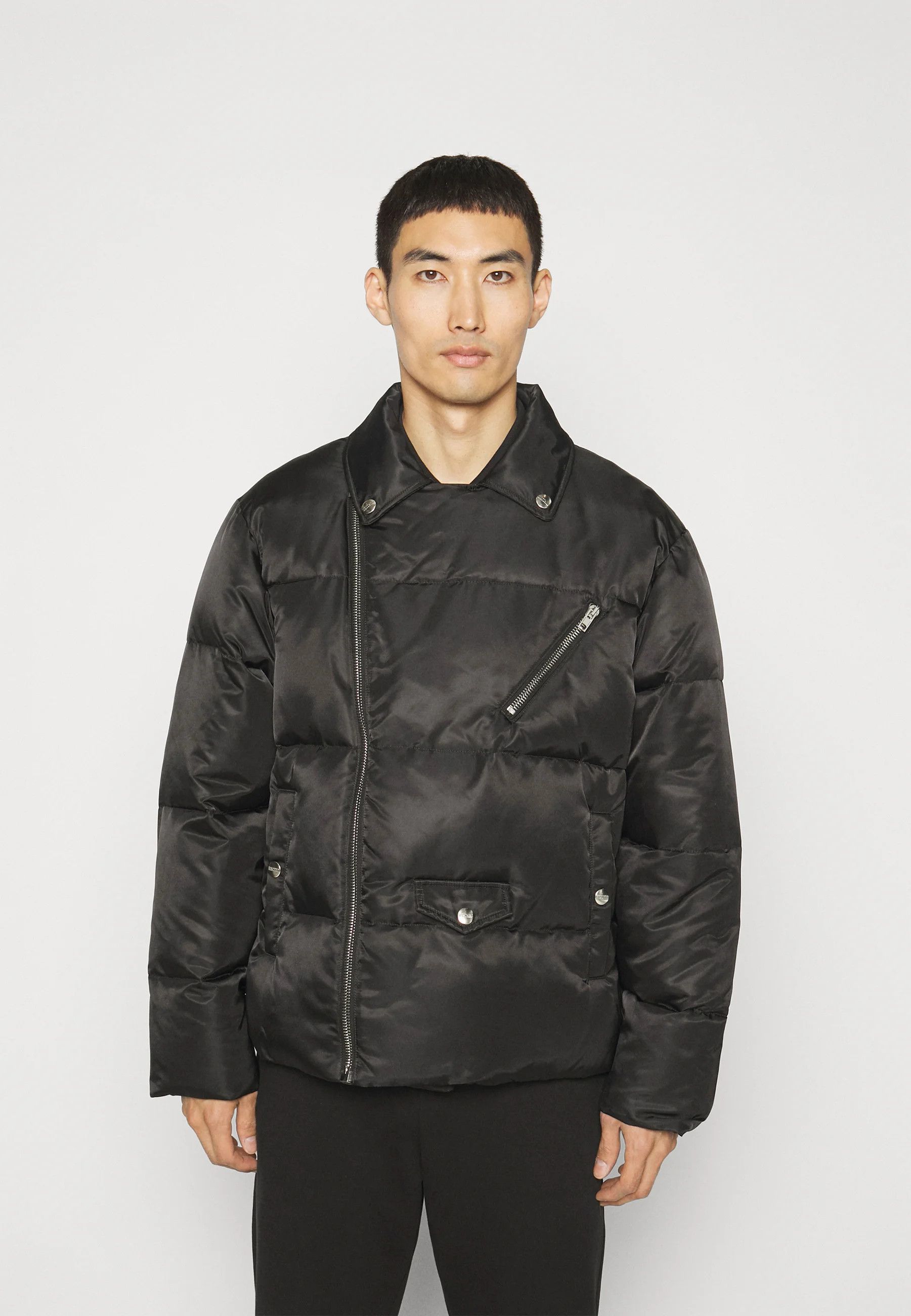 Moschino o1y0225 Shell Jacket in Black Size US L / EU 52-54 / 3 - 3 Thumbnail