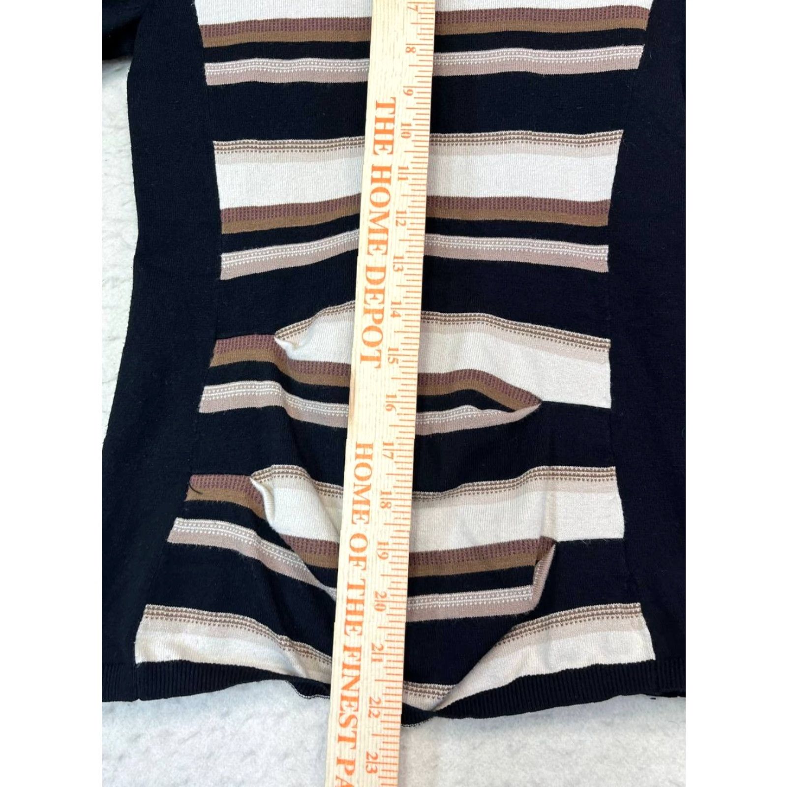 Karen Millen Karen Millen Sweater Women Size 2 Striped V-Neck Wool Pullover Size XS / US 0-2 / IT 36-38 - 5 Thumbnail