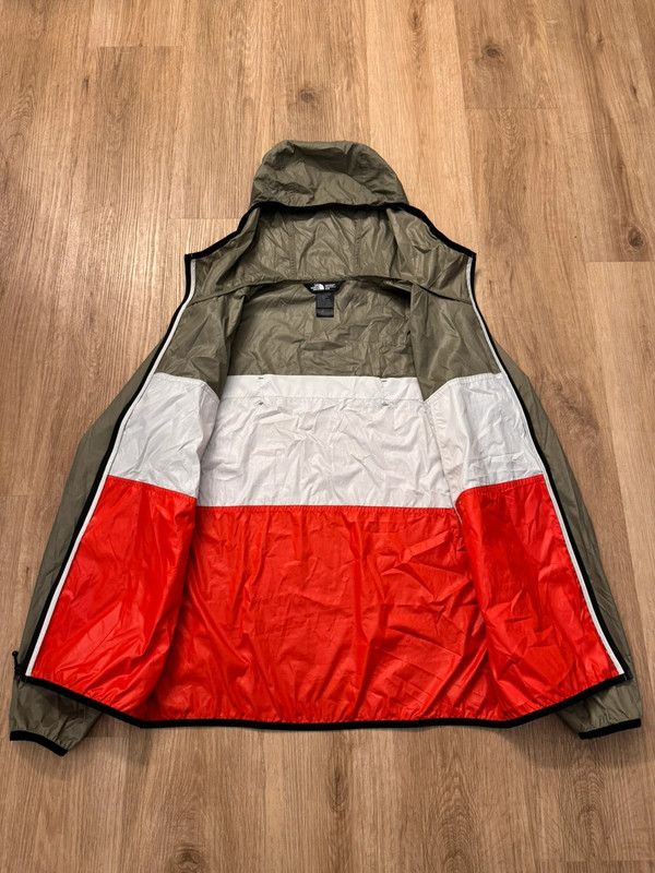 The North Face The North Face Windbreaker jacket M like new Size US M / EU 48-50 / 2 - 3 Thumbnail