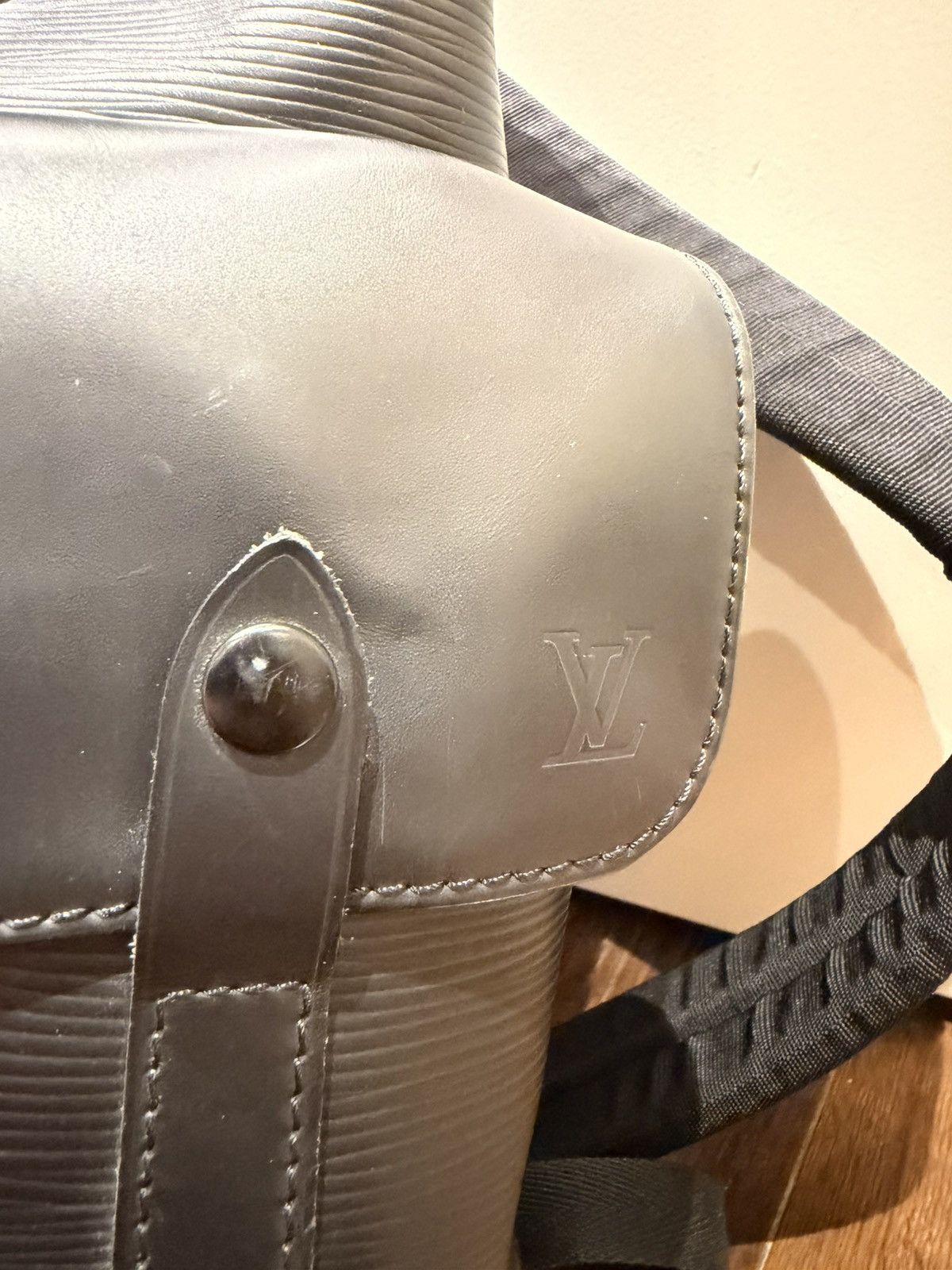 Louis Vuitton Louis Vuitton Christopher PM Backpack EPI Leather Size ONE SIZE - 11 Thumbnail