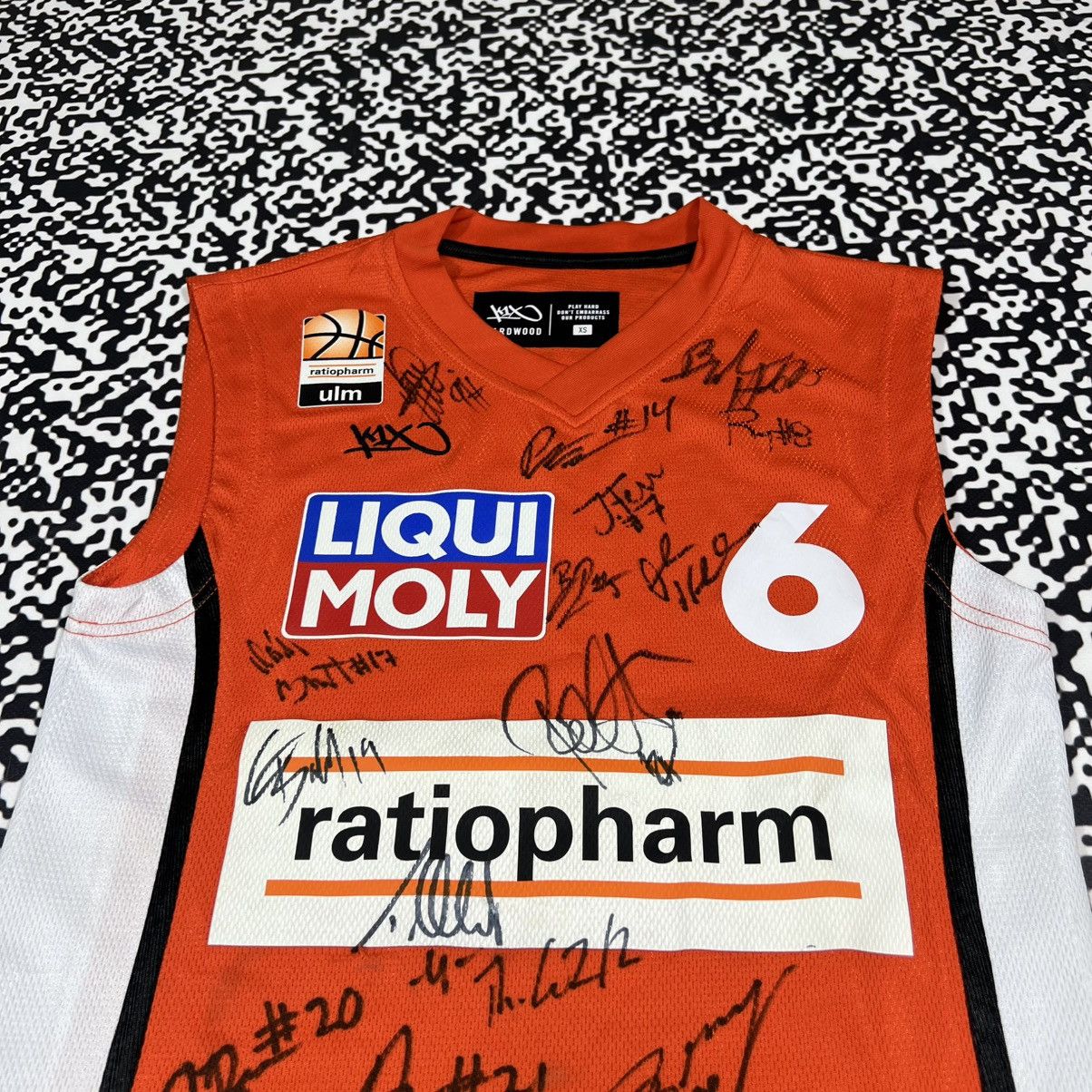 K1X Ratiopharm Ulm Per Gunther Signed Team Basketball Jersey Size US XS / EU 42 / 0 - 6 Thumbnail