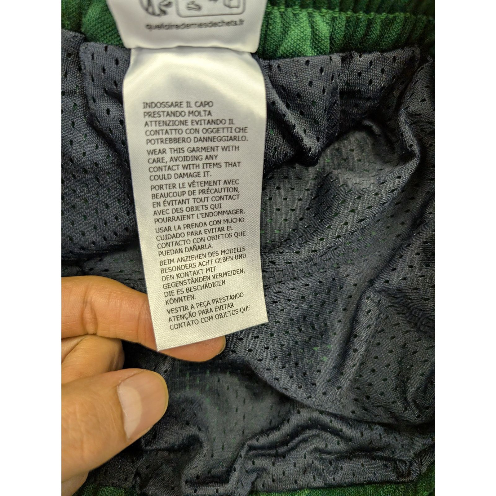 Gucci o1rshd1 Track Pants With GG Bejewled Trim Detail in Green Size US 32 / EU 48 - 20 Thumbnail
