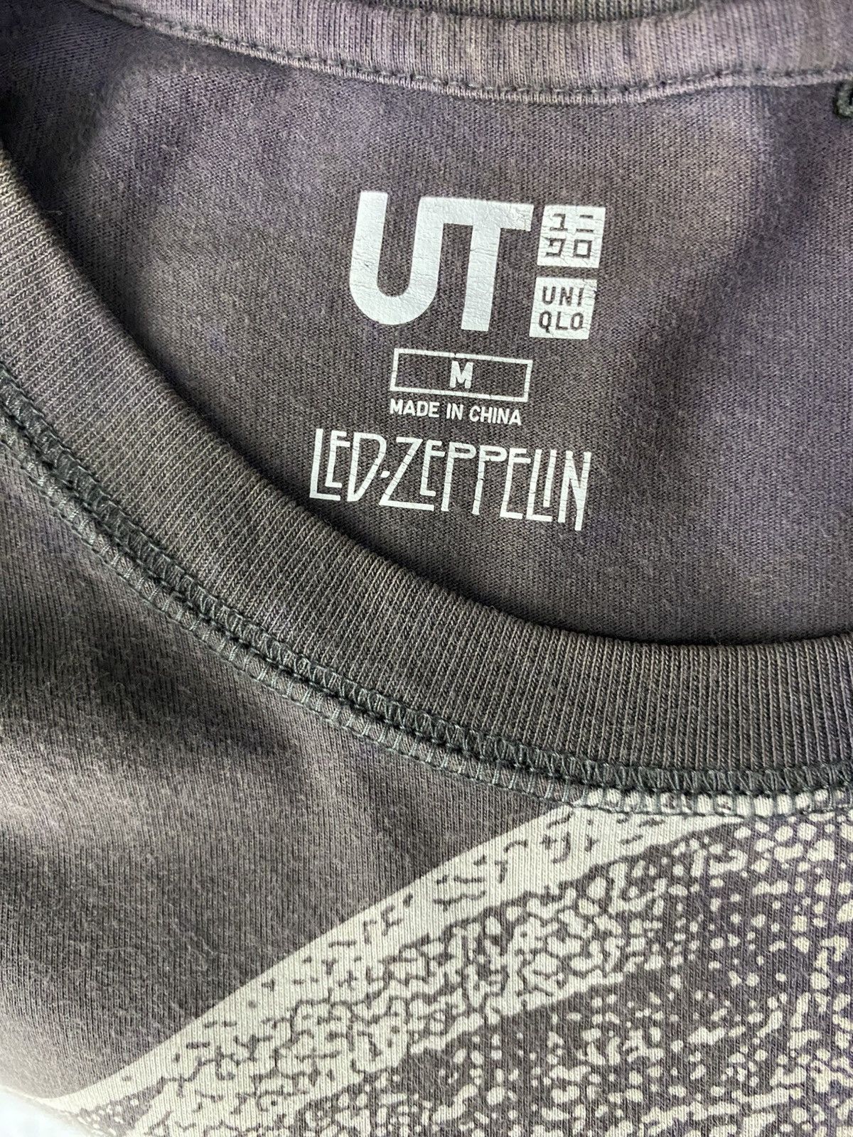 Uniqlo Distressed Uniqlo X Led Zeppelin Big Print T-Shirt Size US M / EU 48-50 / 2 - 12 Thumbnail