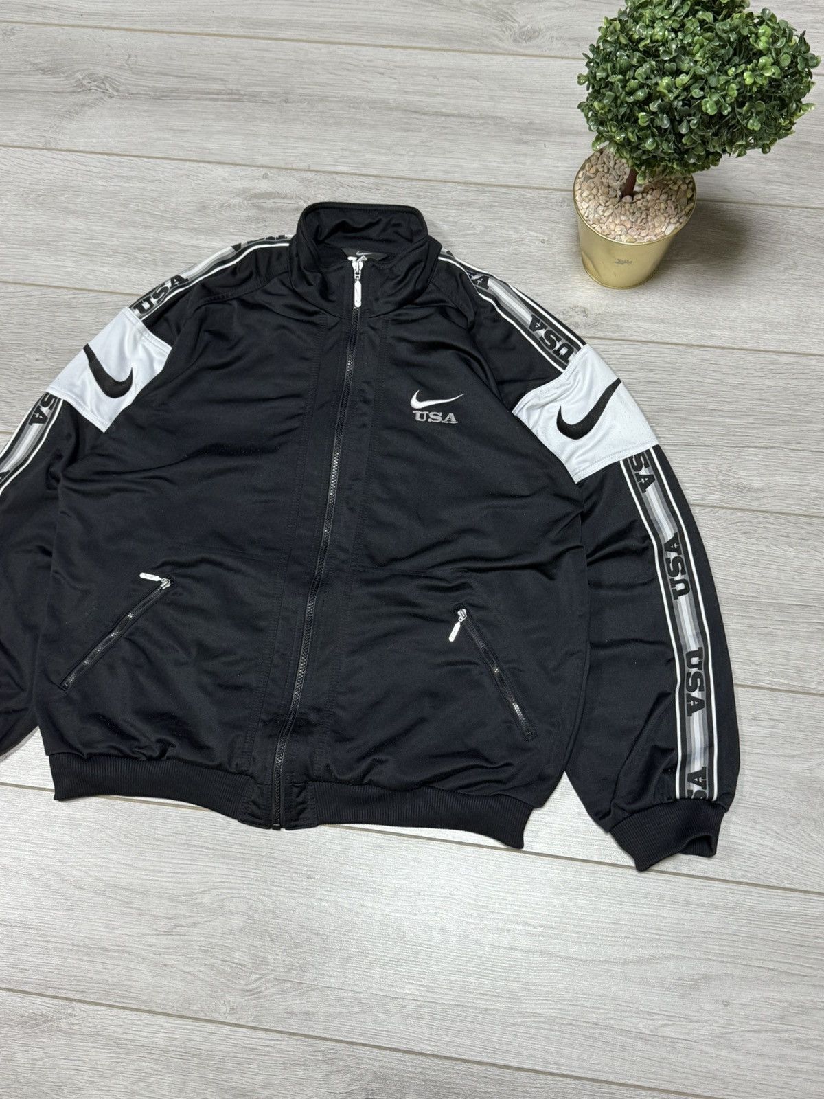 Nike Nike USA monogram stripe vintage 90s track jacket zip Size US L / EU 52-54 / 3 - 2 Thumbnail