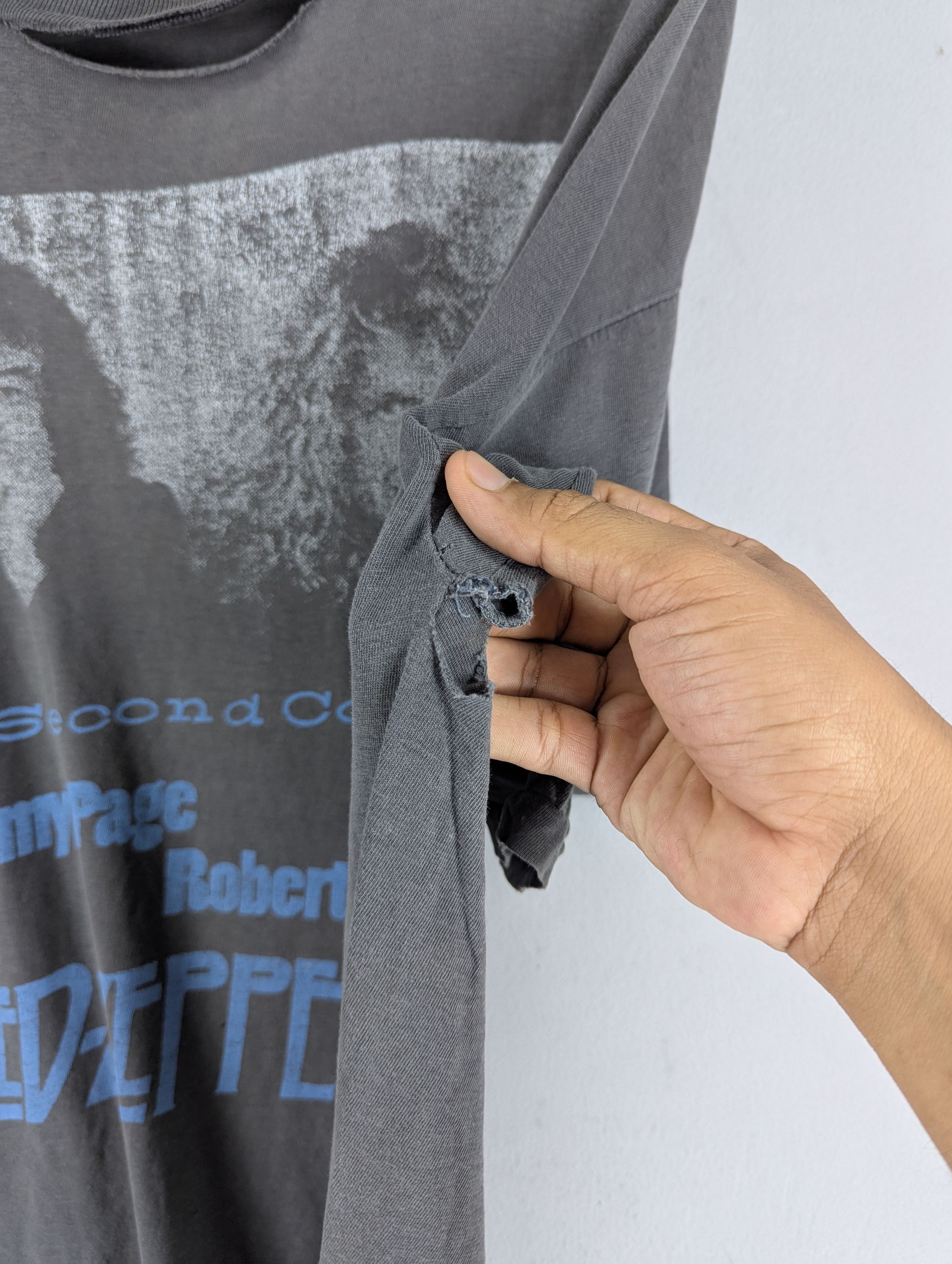 Band Tees 90s THRASHED Led Zeppelin Jimmy Page Robert Plant Band Tee Size US L / EU 52-54 / 3 - 5 Thumbnail