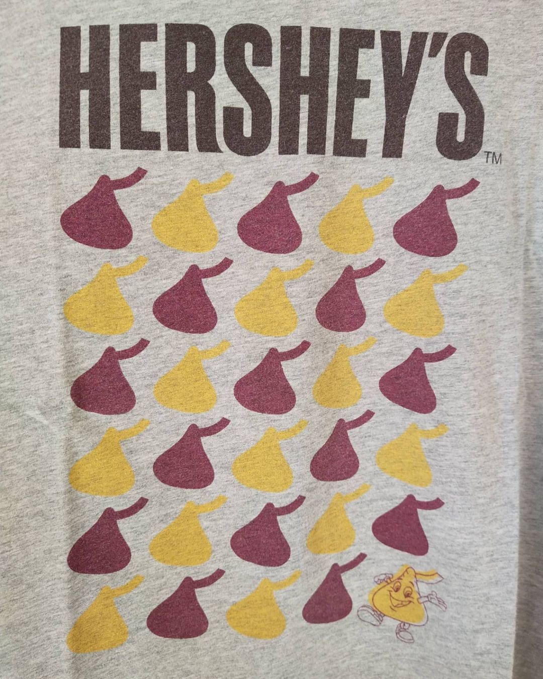 Japanese Brand × Uniqlo Uniqlo x Hershey's Chocolate Tees Size US XL / EU 56 / 4 - 2 Thumbnail