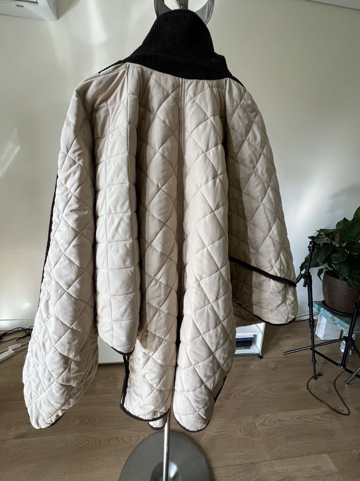 Y/Project Y/Project Quilted Oversized Cape Jacket – Ivory / Brown Trim Size US XL / EU 56 / 4 - 7 Thumbnail