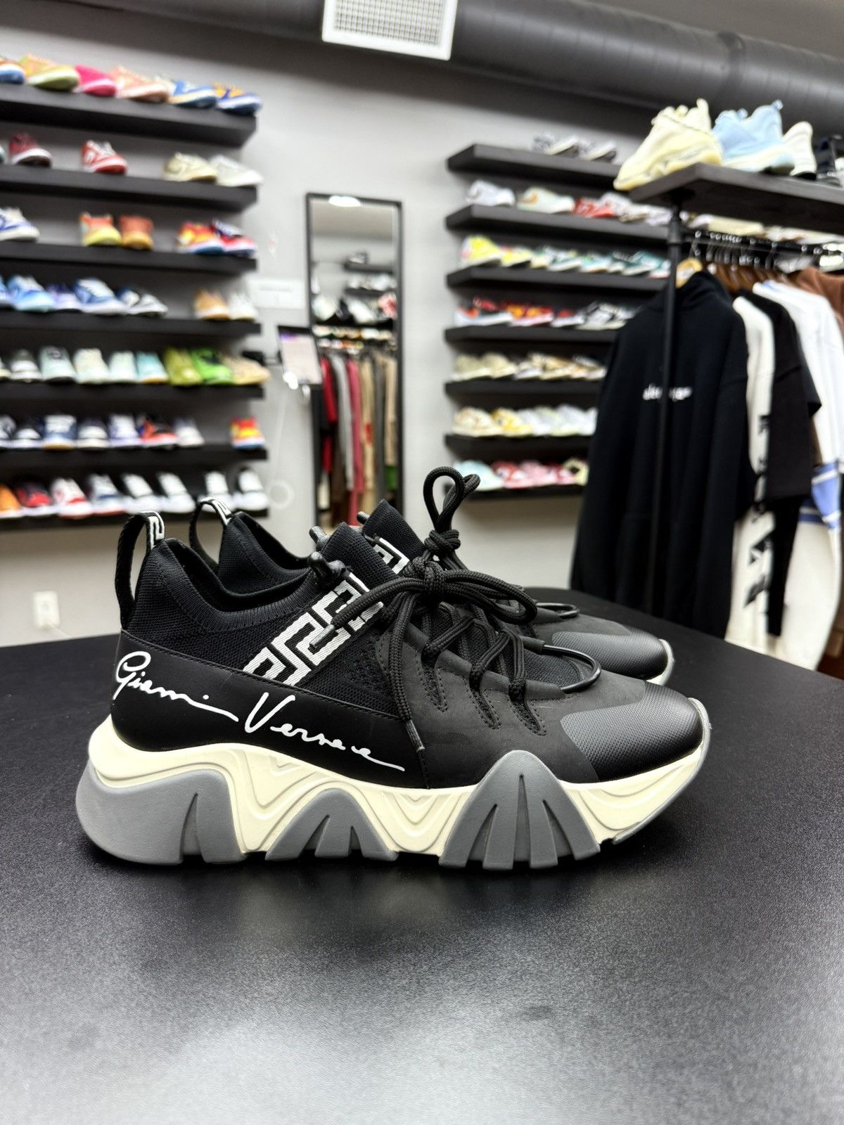 Versace Versace Squalo Black Signature Trainer Shoes Size 40 / 7 US Size US 7 / EU 40 - 2 Thumbnail