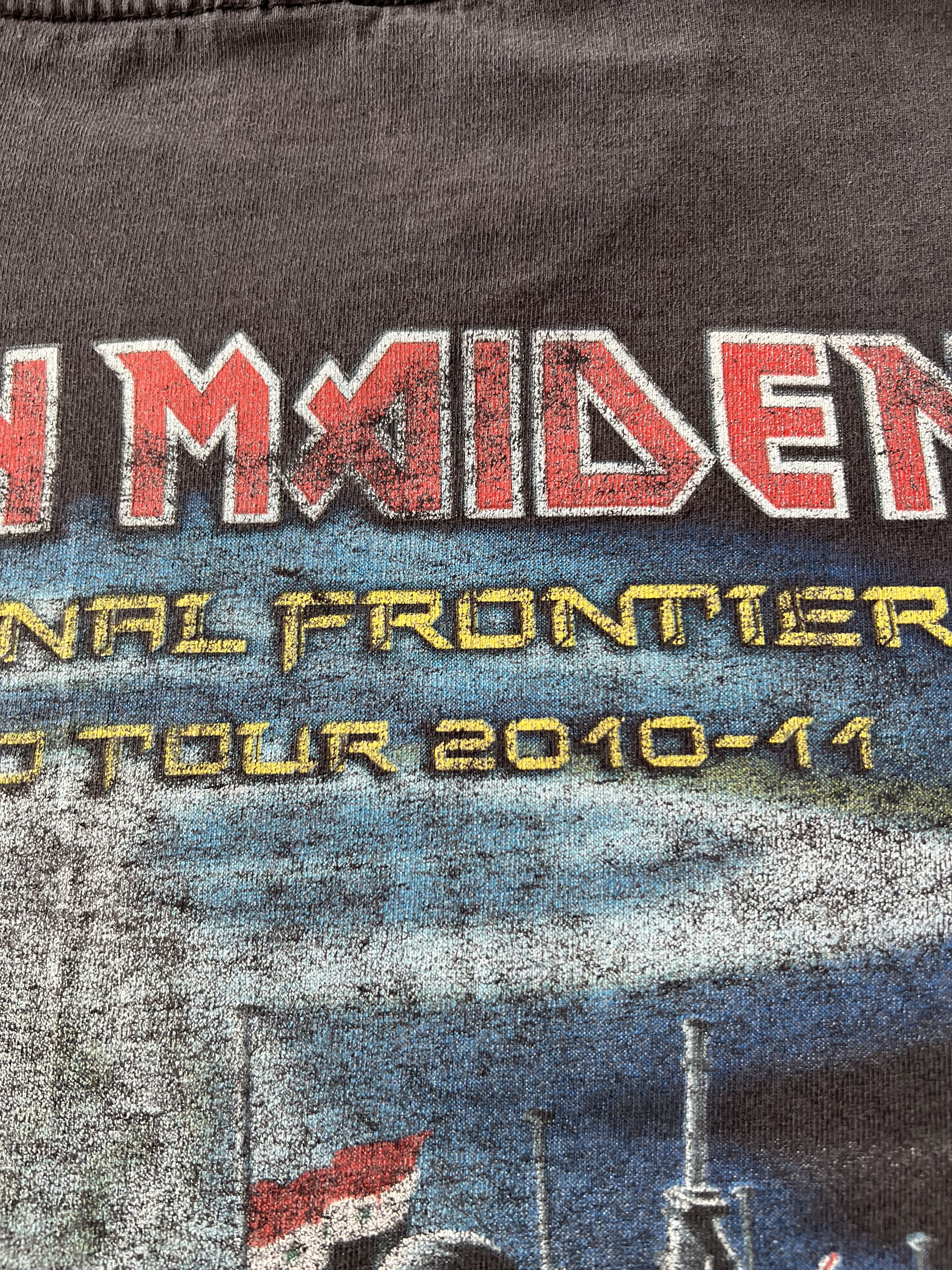Band Tees Vintage 2010 Iron Maiden The Final Frontier Black T-shirt Size US L / EU 52-54 / 3 - 16 Thumbnail