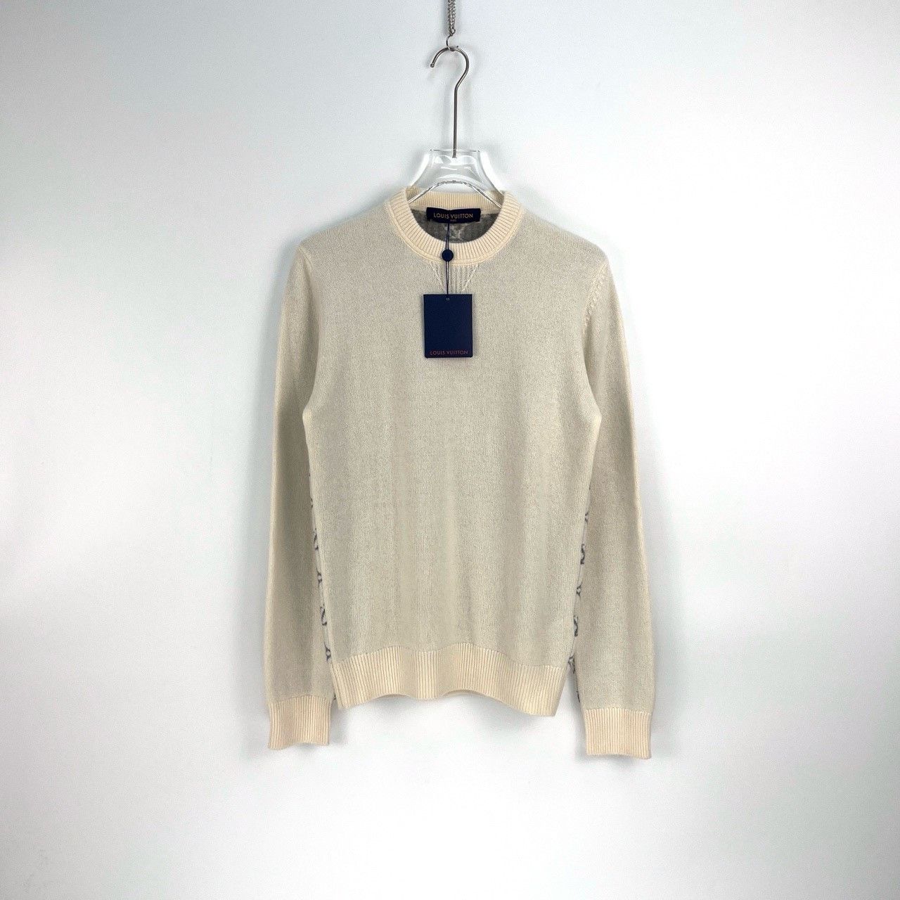 Louis Vuitton Louis Vuitton White cashmere sweater with monogrammed back Size US S / EU 44-46 / 1 - 3 Thumbnail