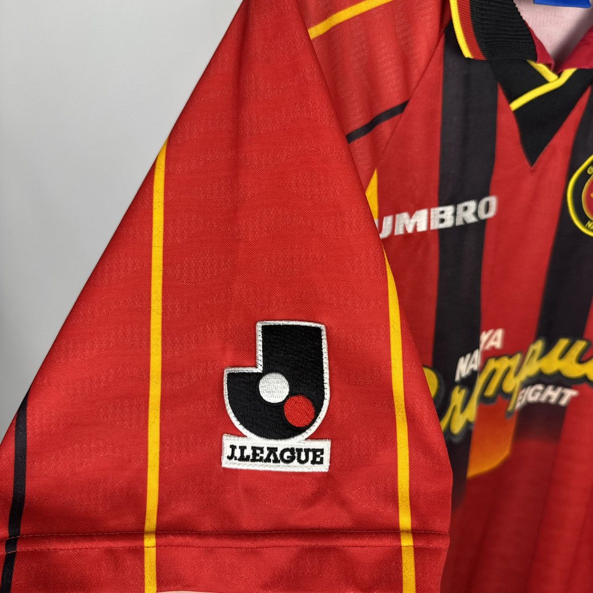 Umbro NAGOYA GRAMPUS EIGHT 1996/98 FOOTBALL SHIRT SOCCER JERSEY Size US M / EU 48-50 / 2 - 14 Thumbnail