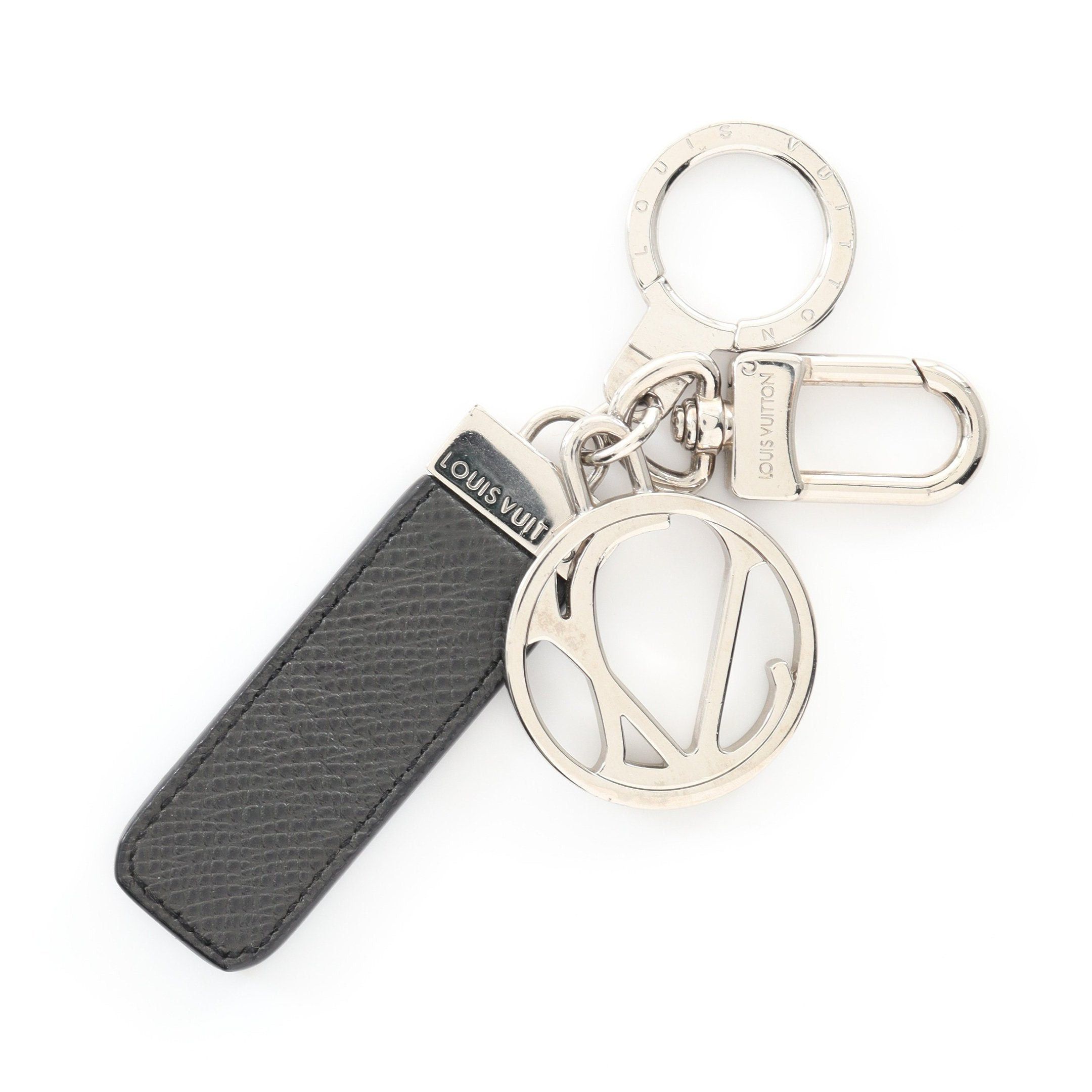 Louis Vuitton Louis Vuitton Porte-Cle Lv Club Taiga Key Ring Leather Black Silver Size ONE SIZE - 1 Thumbnail