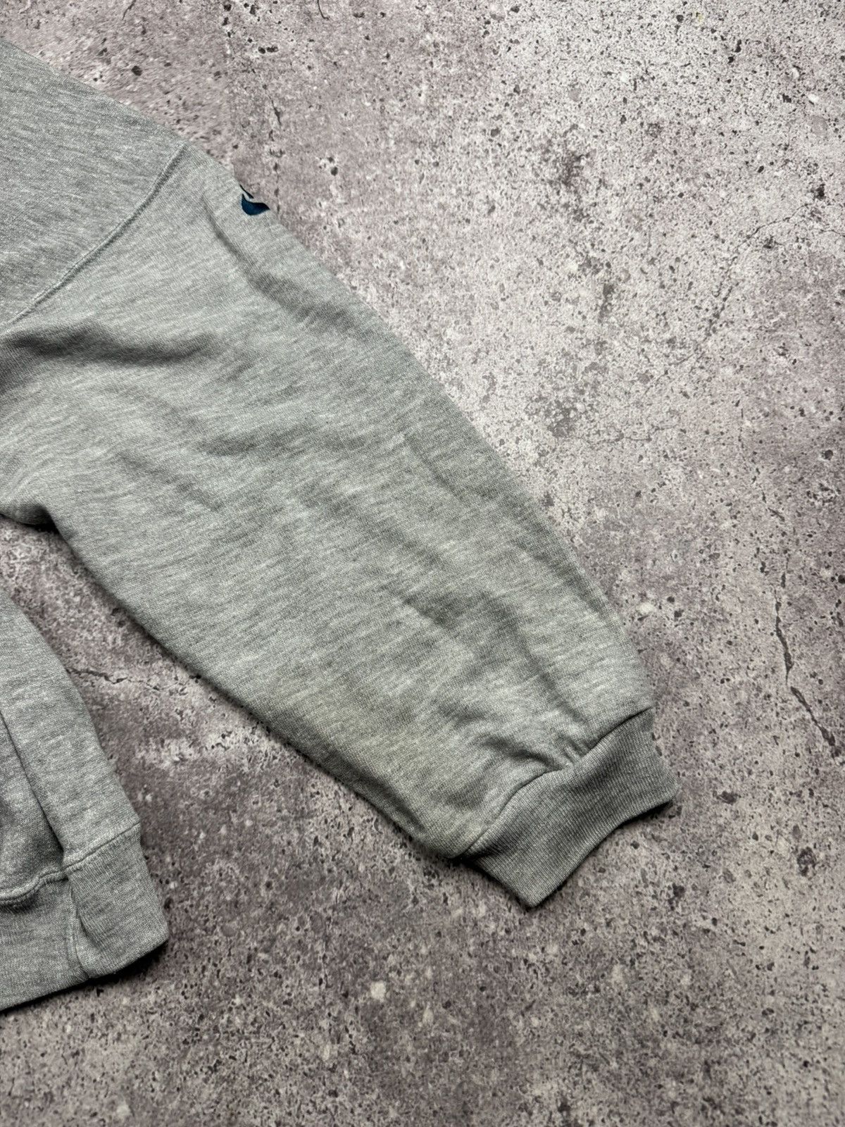 Nike Vintage Nike Swoosh Boxy Sweatshirt Distressed Y2K Rare L Size US M / EU 48-50 / 2 - 7 Thumbnail