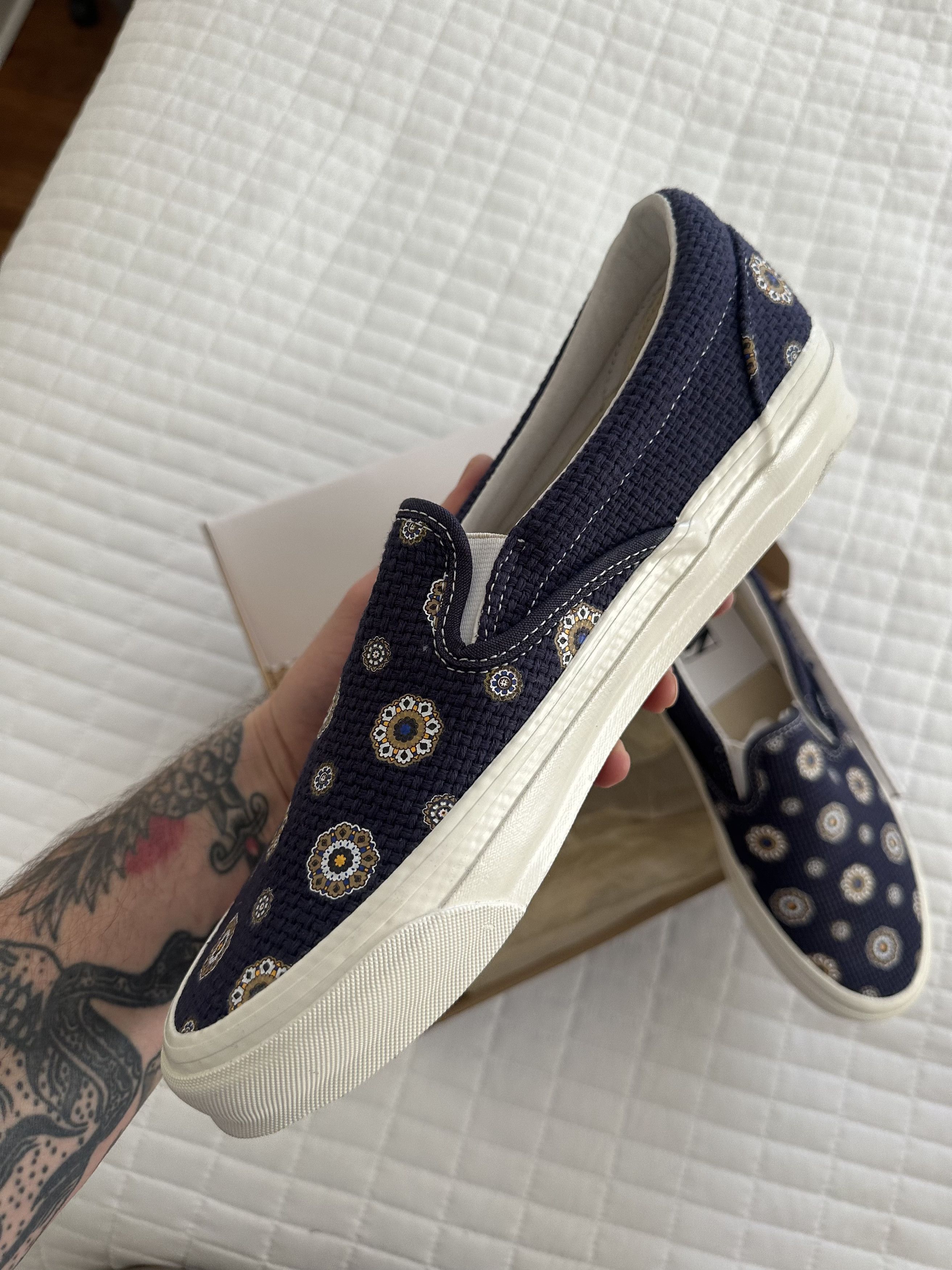 Kith × Vans Vans OG Classic Slip-On LX Kith for Vault Medallion Size US 11.5 / EU 44-45 - 7 Thumbnail