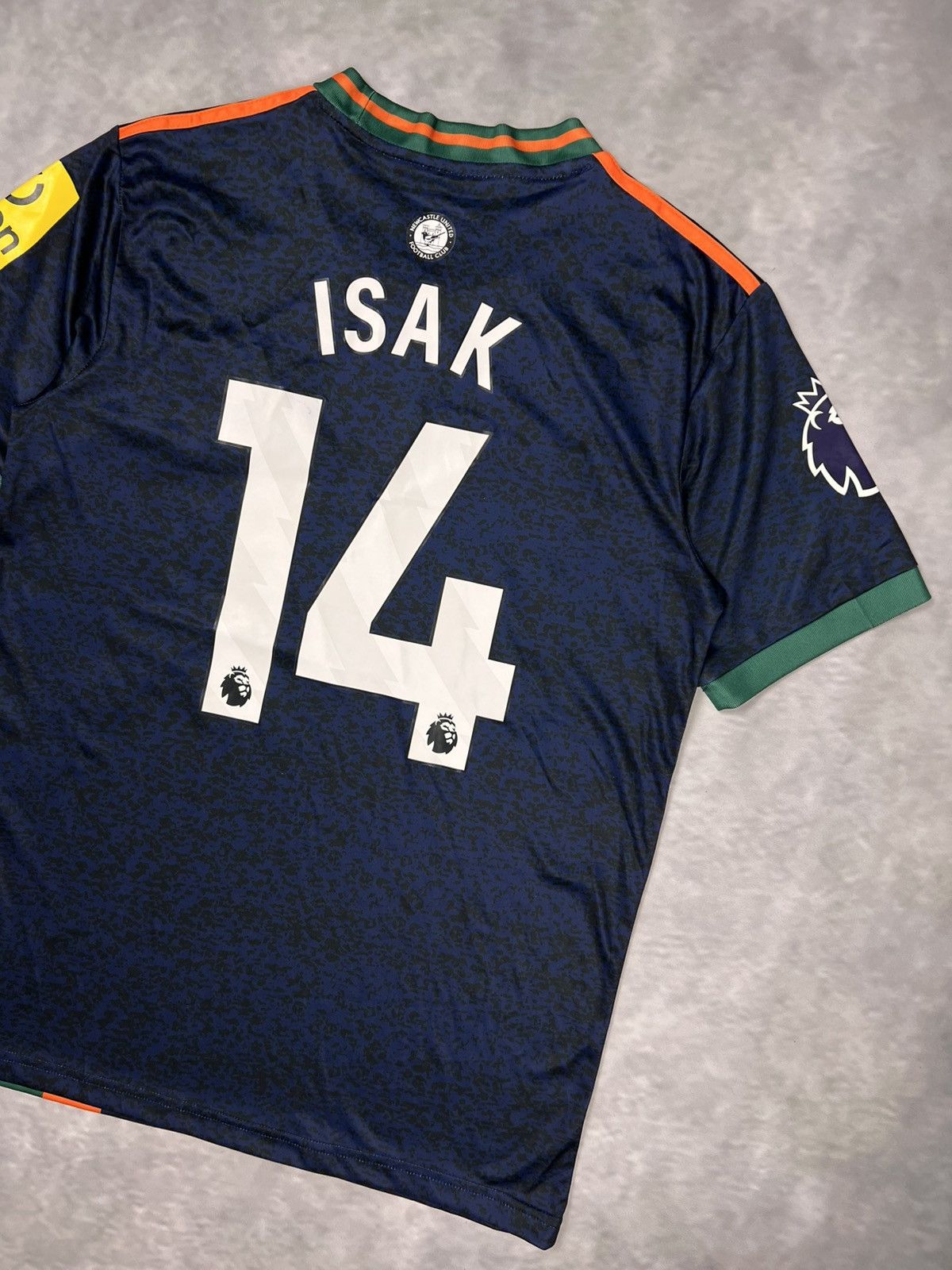 Adidas Newcastle United 2025-26 Jersey ISAK #14 Adidas Retro Sz S Size US S / EU 44-46 / 1 - 1 Thumbnail