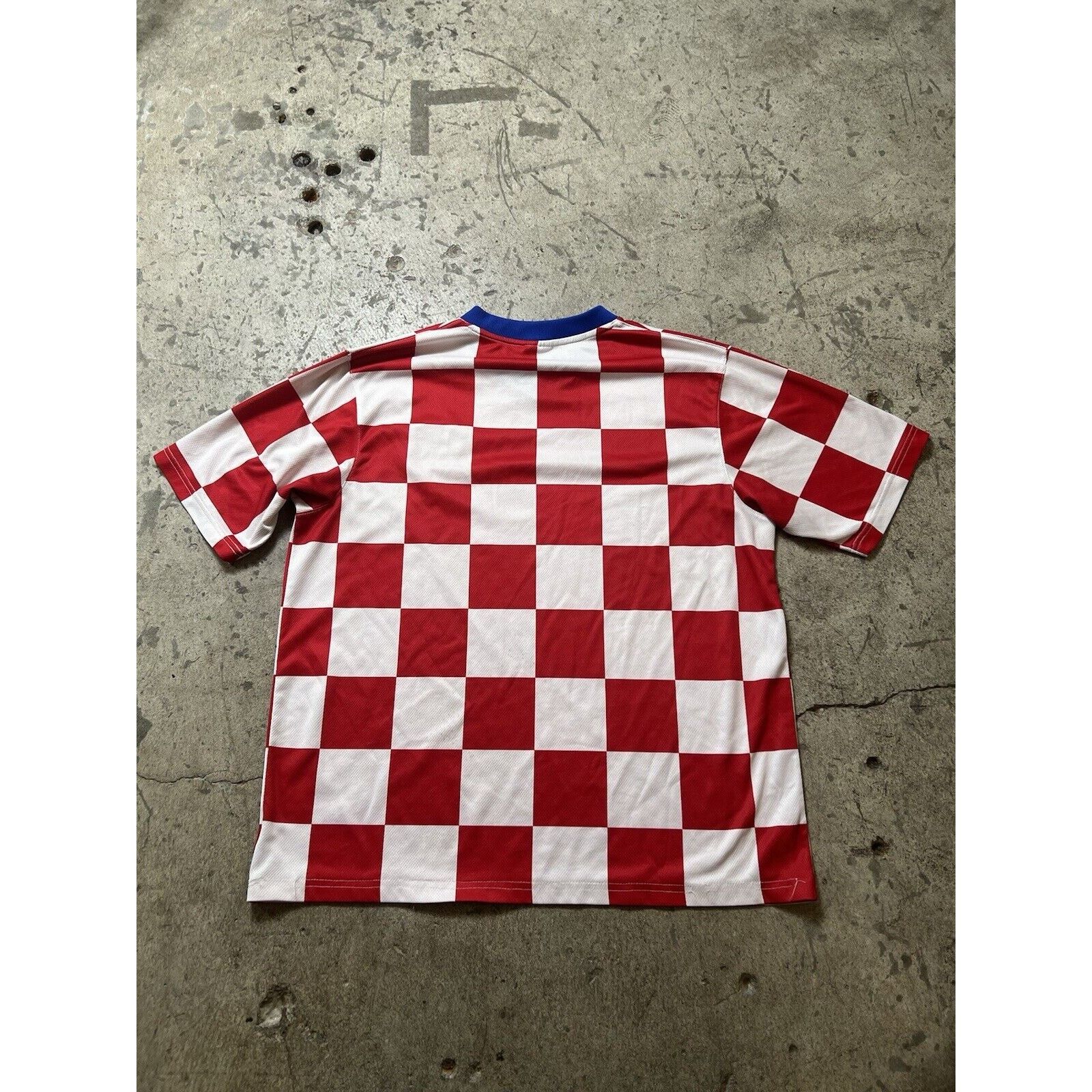 Nike Croatia Home football shirt Nike Camiseta Mens Size L Size US L / EU 52-54 / 3 - 2 Thumbnail