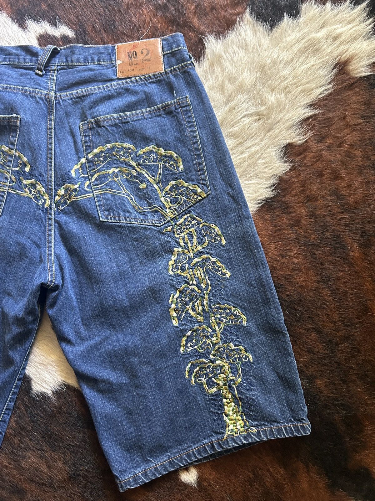 Christian Audigier × Ed Hardy × JNCO rare evisu bonsai tree jorts Size US 40 / EU 56 - 2 Thumbnail