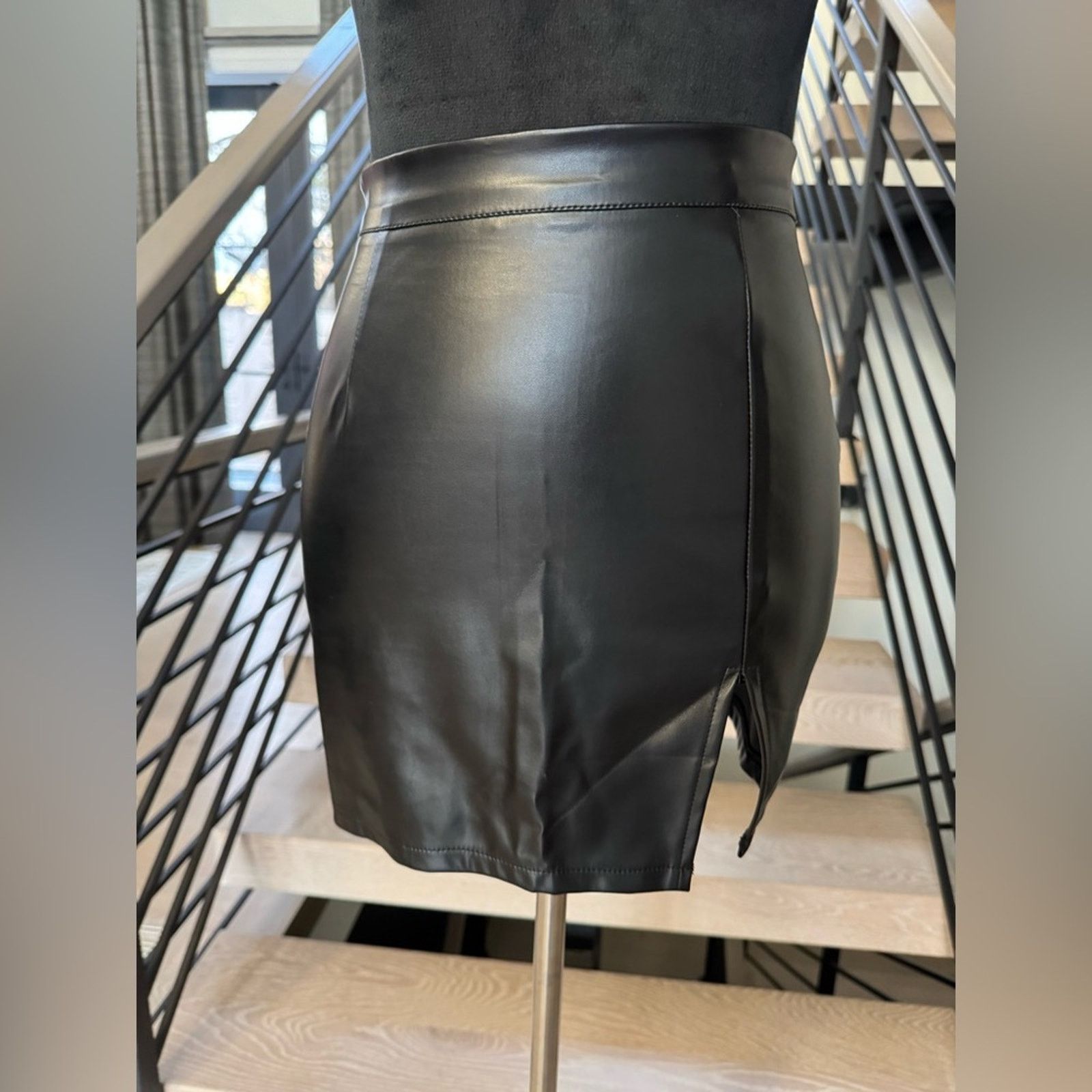 Other New High Waist Split Hem Black Faux Leather Mini Skirt XS Size 25" / US 0 / IT 36 - 5 Thumbnail