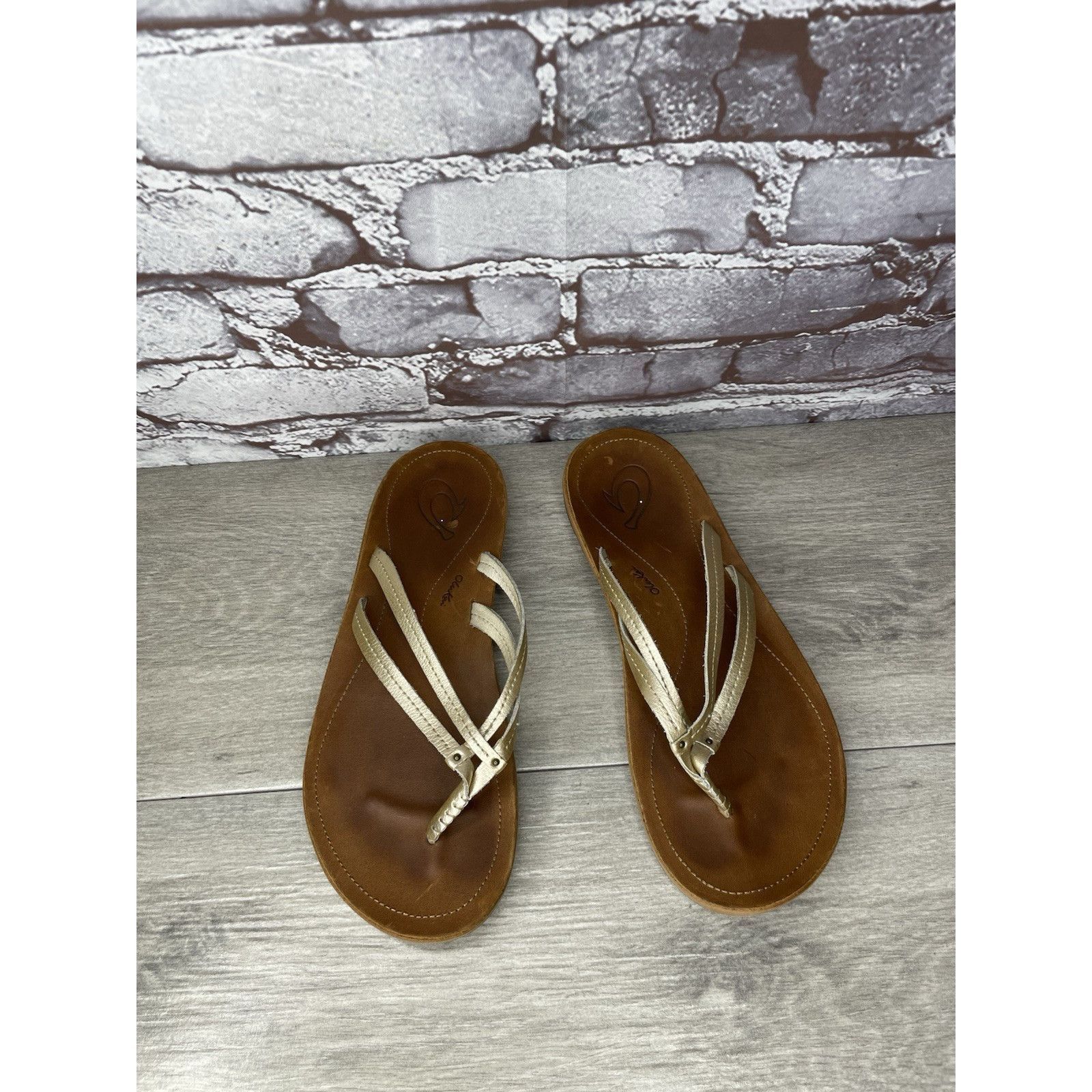 Olukai Olukai “U’i” Gold Leather Double Strap Flip Flops Sandals Wo Size US 8 / IT 38 - 14 Thumbnail
