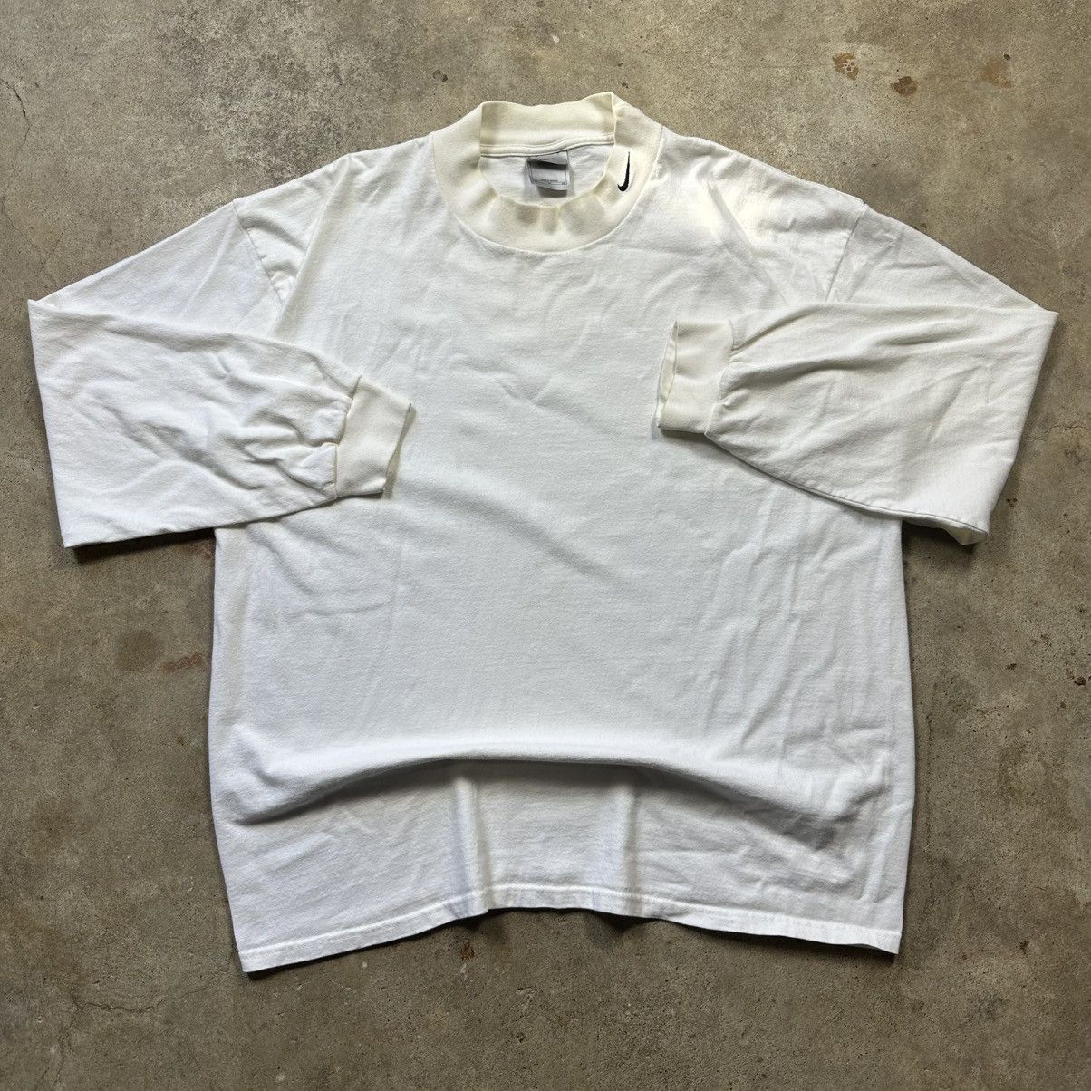 Nike Vintage Y2K Baggy White Nike Long Sleeve Shirt Size XXL Size US XXL / EU 58 / 5 - 1 Thumbnail
