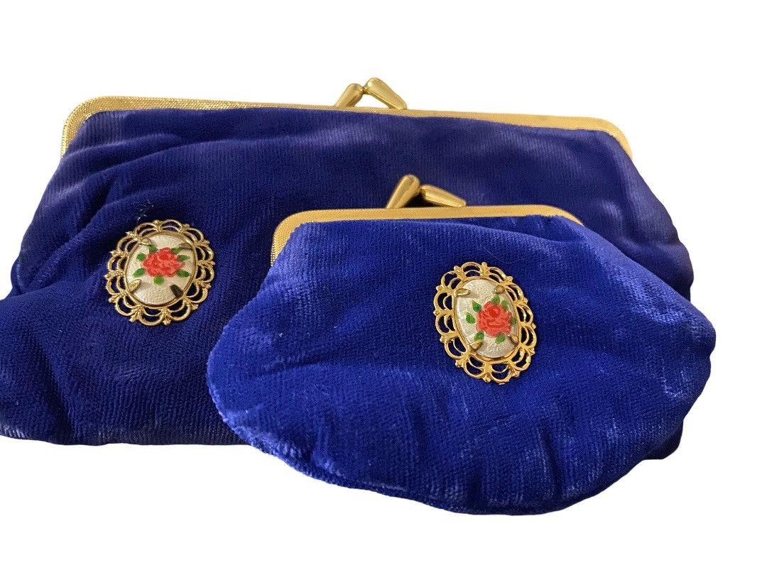 Vintage Beautiful Lady's wallet coin Broaches - velvet royal blue Size ONE SIZE - 1 Thumbnail