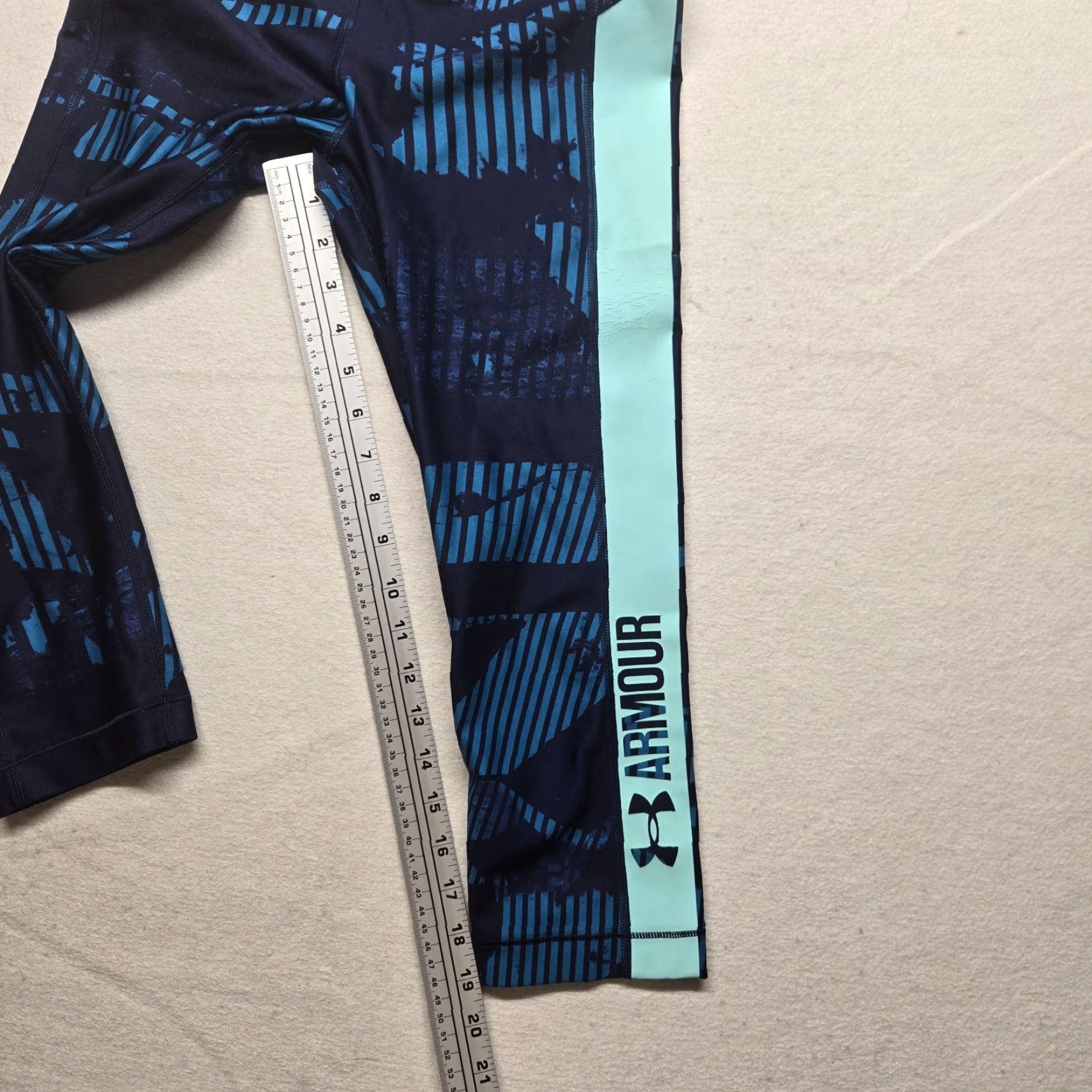 Under Armour Under Armour Leggings Cropped Yoga Pants Size Medium Multicolor Compression Womens Size 32" / US 10 / IT 46 - 5 Thumbnail