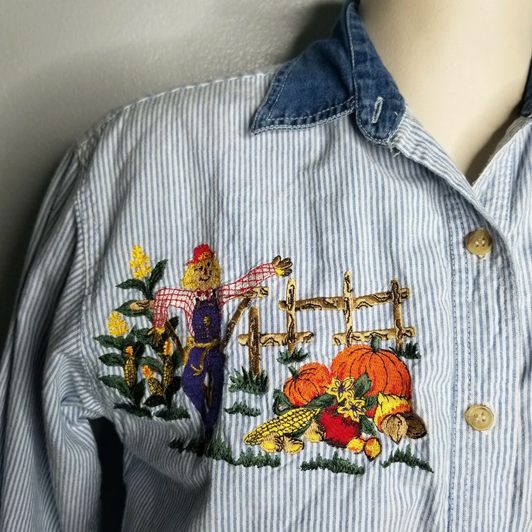 Vintage VINTAGE Carolina Colours EMBROIDERED Denim Shirt Women S Scarecrow Fall Jean Button-Down Shirt Clothing Size S / US 4 / IT 40 - 3 Thumbnail