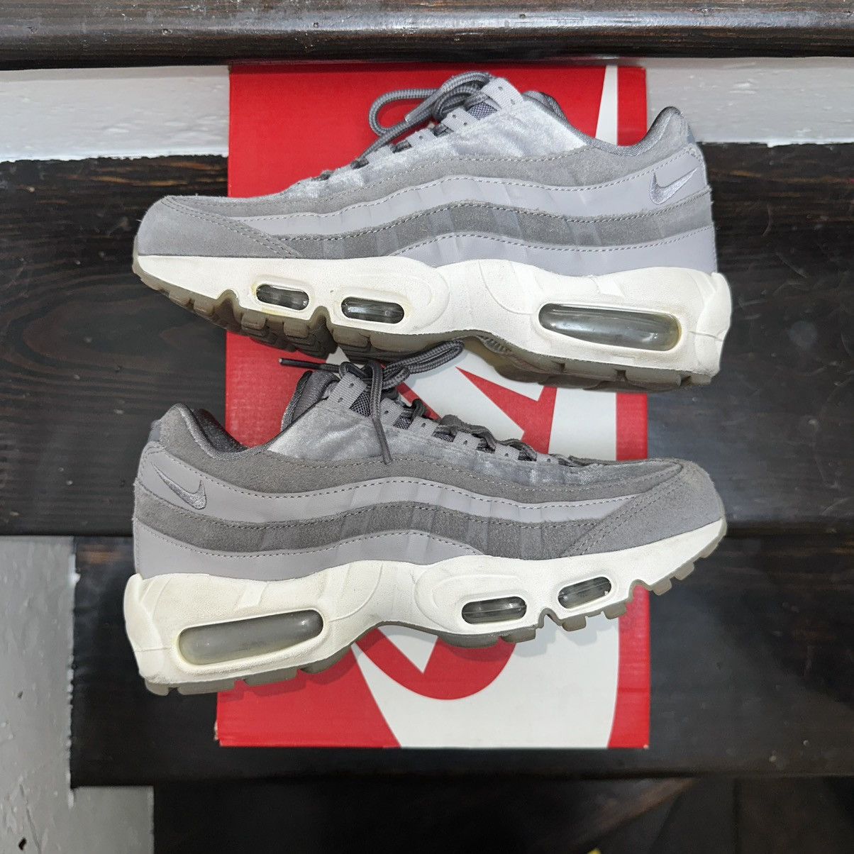 Nike Nike Wmns Air Max 95 LX Gunsmoke Grey Gray W 6.5 Size US 6.5 / IT 36.5 - 2 Thumbnail