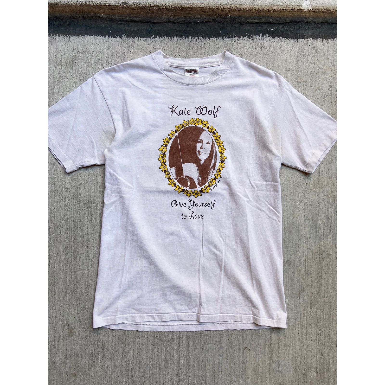 Vintage Vintage 1996 Kate Wolf Give Yourself To Love White T-Shirt Size US L / EU 52-54 / 3 - 2 Thumbnail