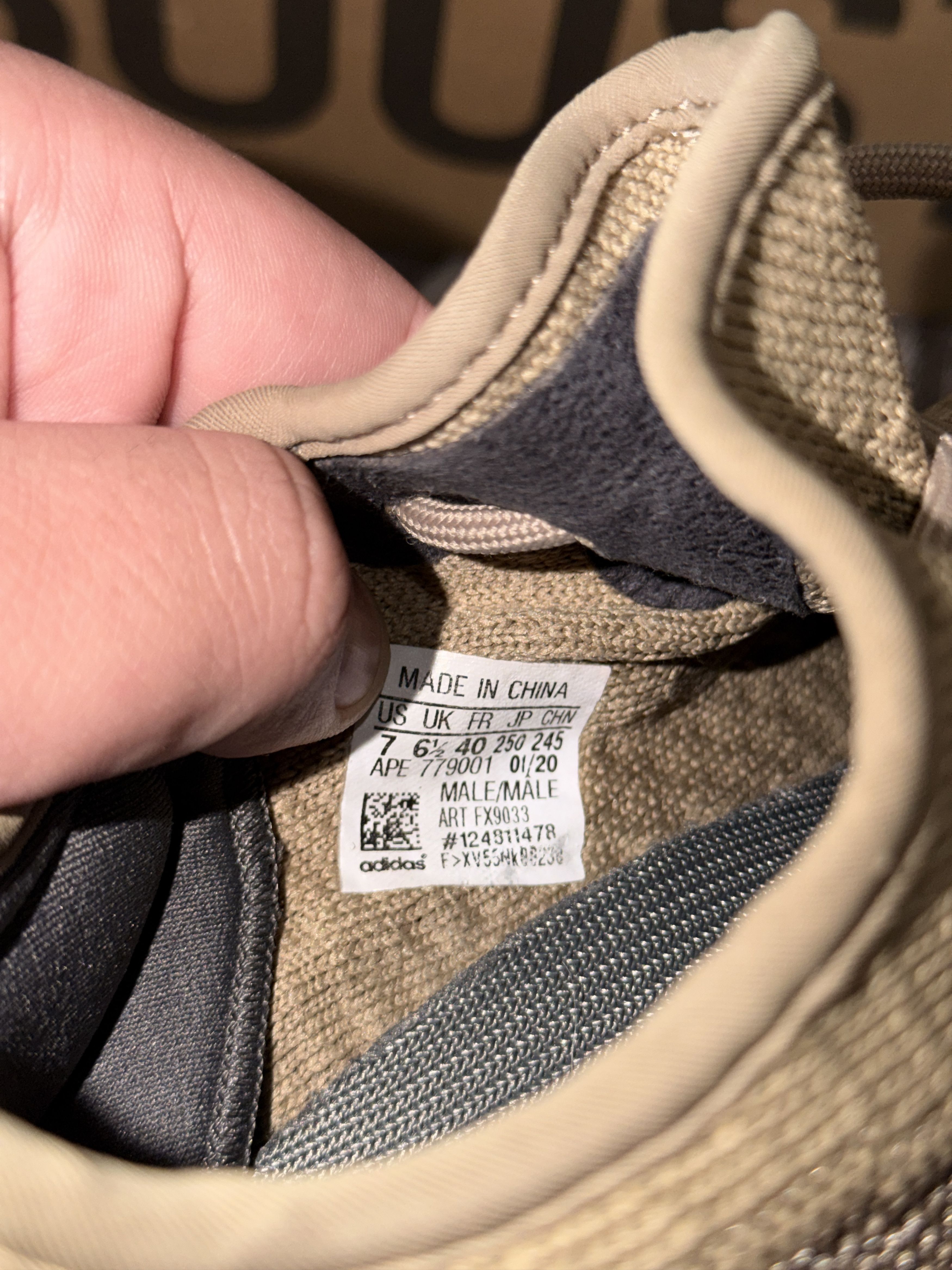 Yeezy Yeezy Boost 350 V2 Size US 7 / EU 40 - 3 Thumbnail