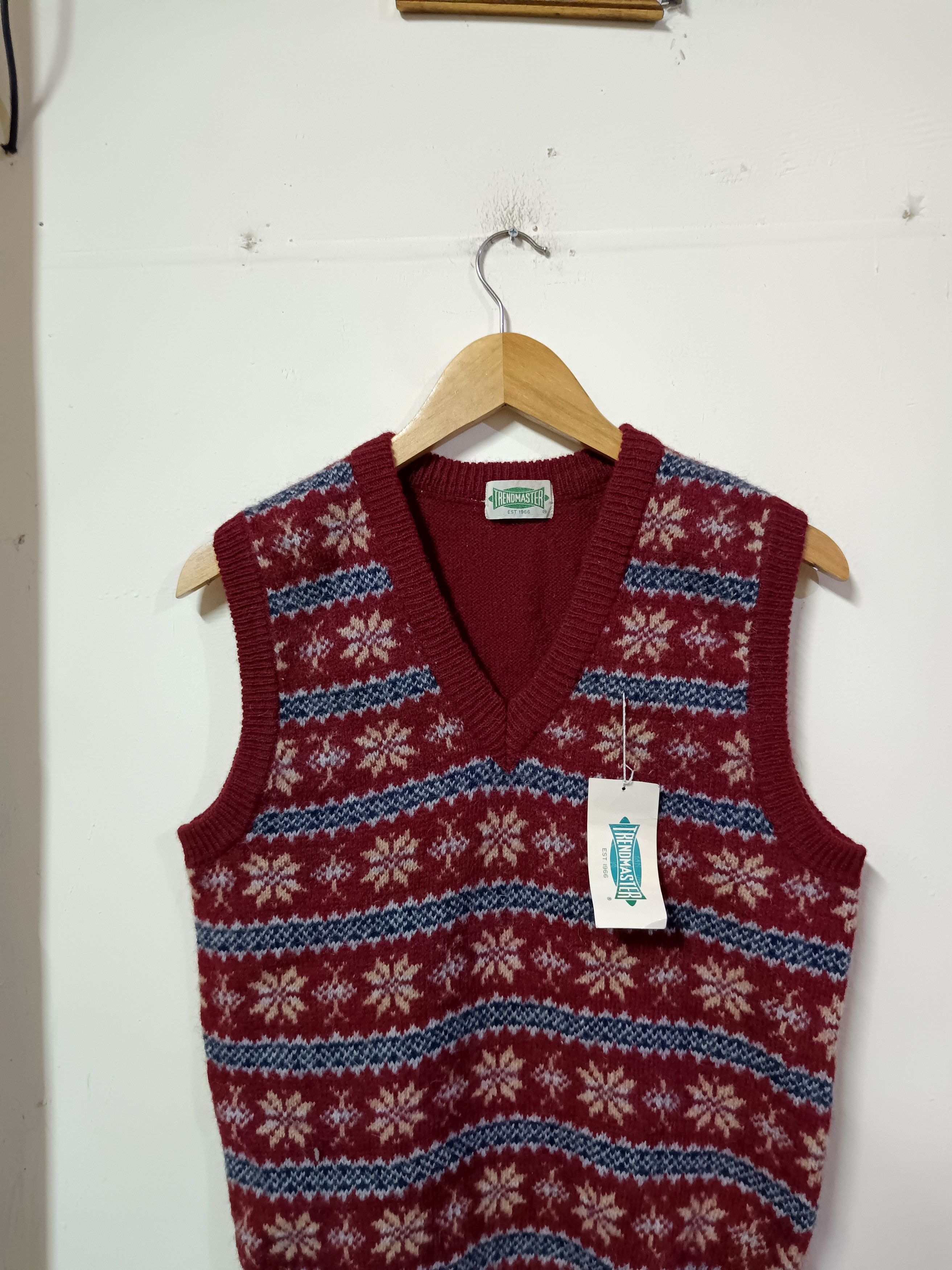 Japanese Brand Trendmaster wool Cardigan vest Size US L / EU 52-54 / 3 - 2 Thumbnail