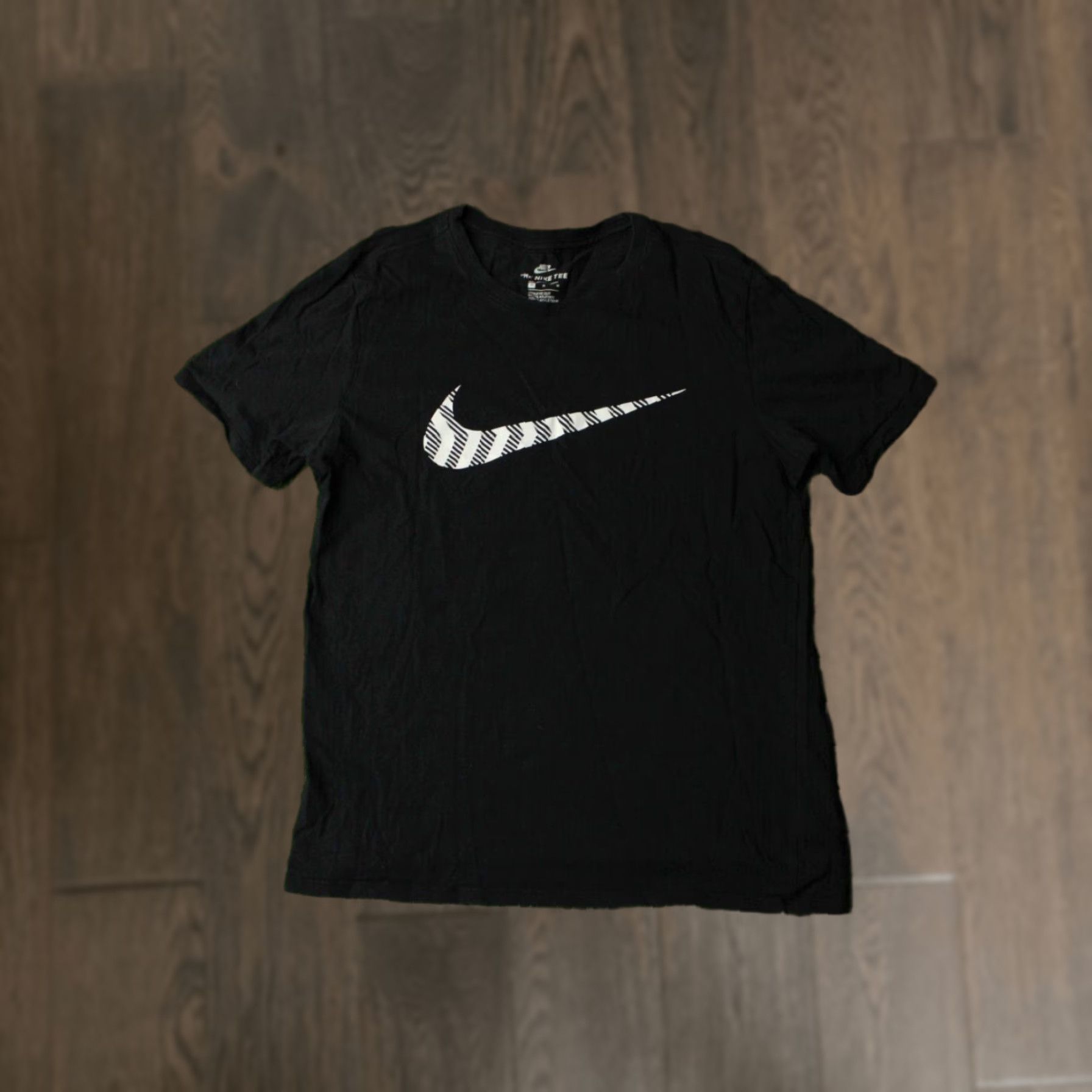 Nike Nike Shirt Mens Medium Black The Nike Tee 100% Cotton Jersey Short Sleeve Crew Neck T-Shirt-Original Casual Tee Size US M / EU 48-50 / 2 - 1 Thumbnail
